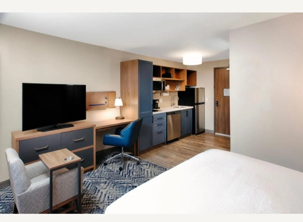Bed in Candlewood Suites Detroit Sterling Heights by IHG