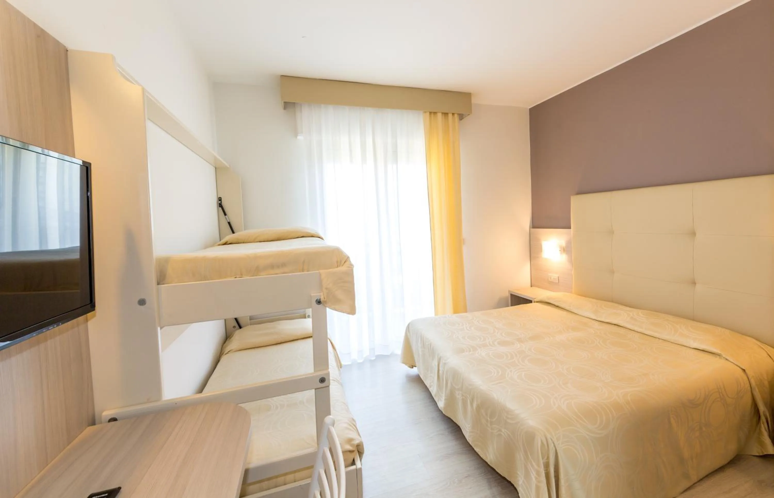 bunk bed, Bed in Hotel Torino