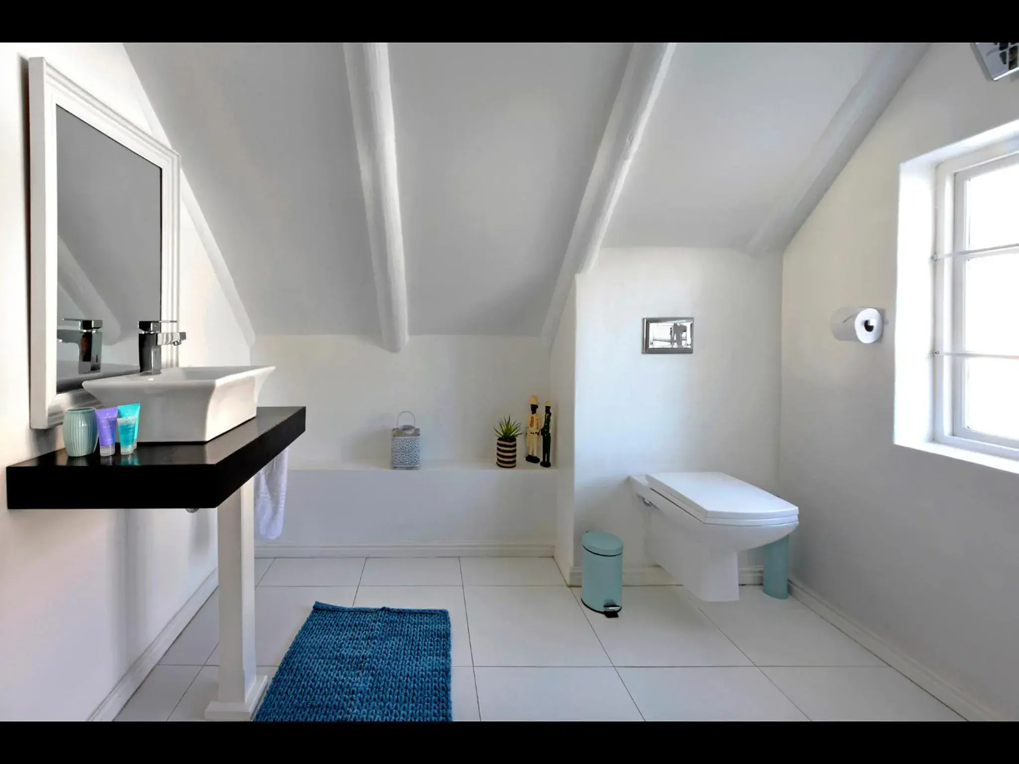 Bathroom in Mirabelle Guesthouse Bathroom in Mirabelle Guesthouse