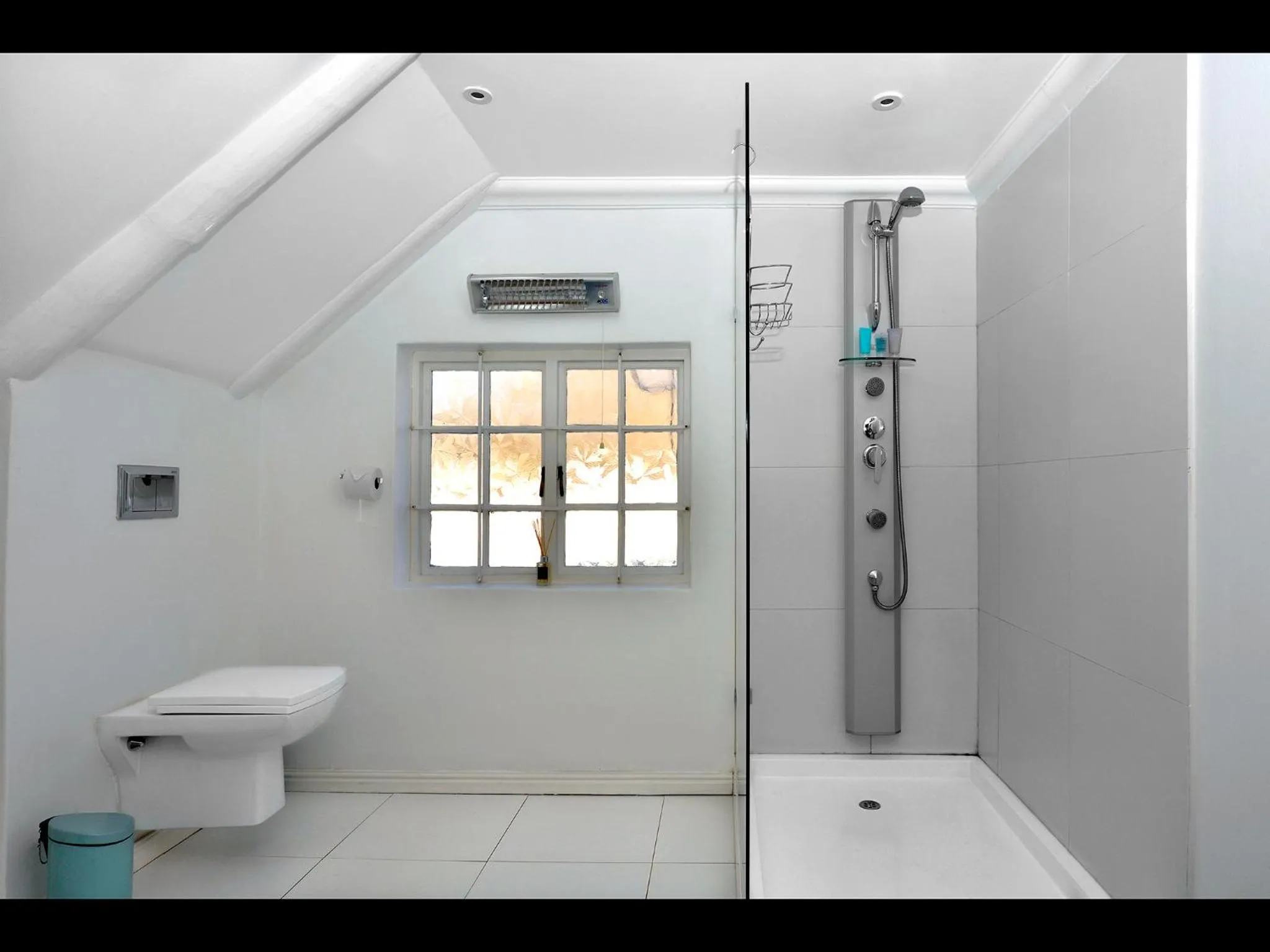 Shower in Mirabelle Guesthouse