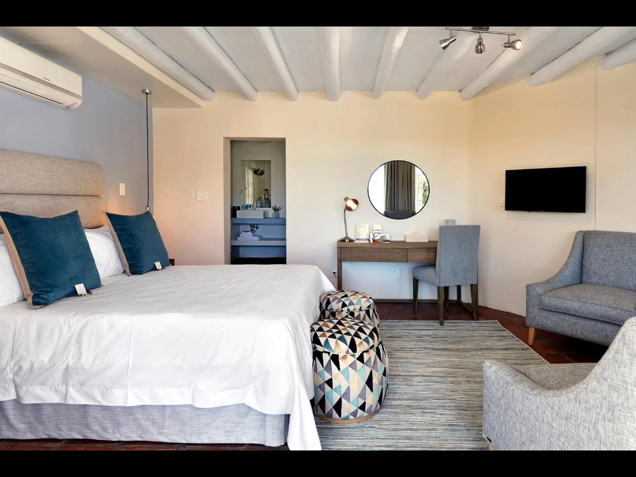 Bed in Mirabelle Guesthouse