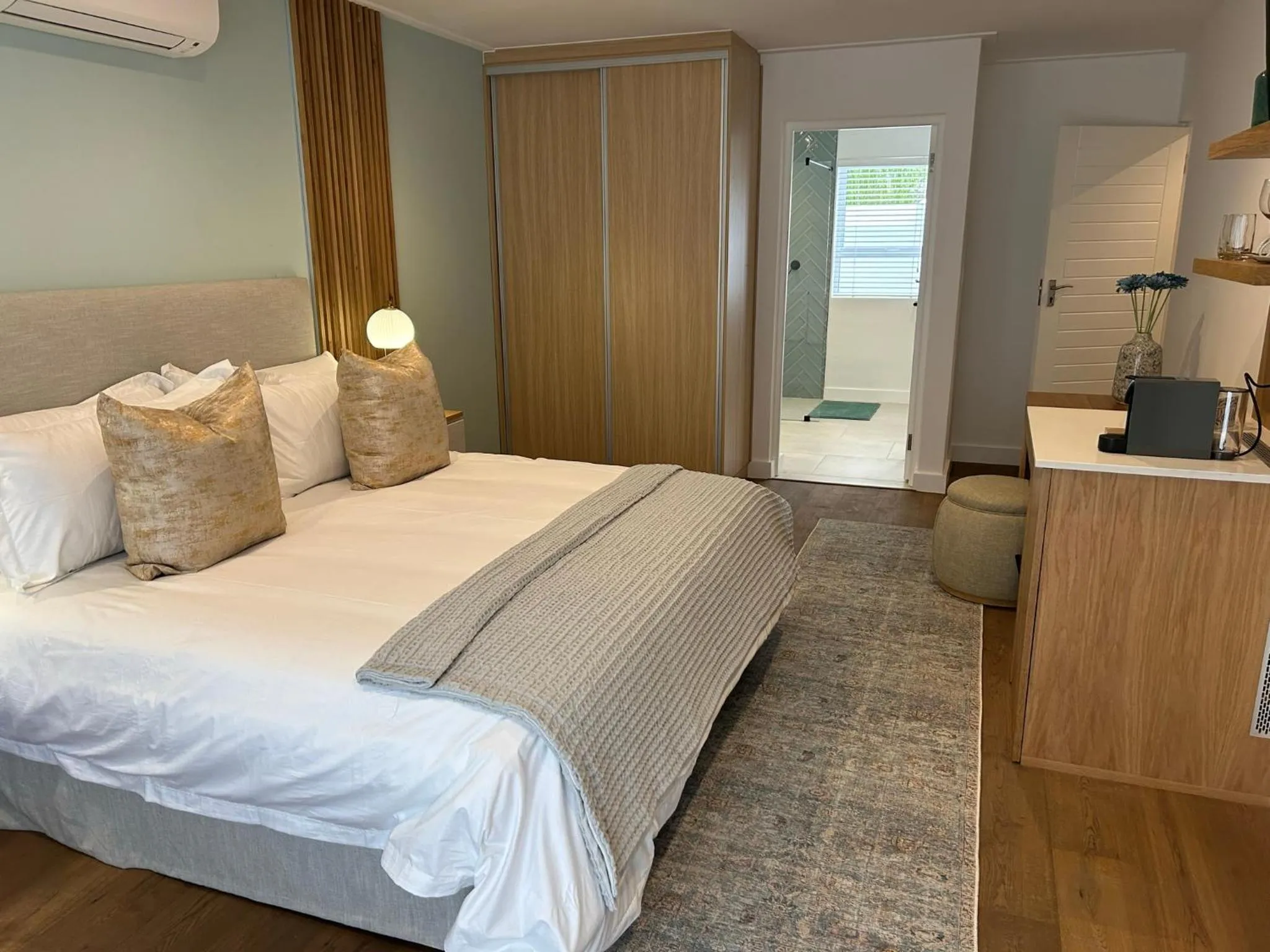 Bed in Mirabelle Guesthouse