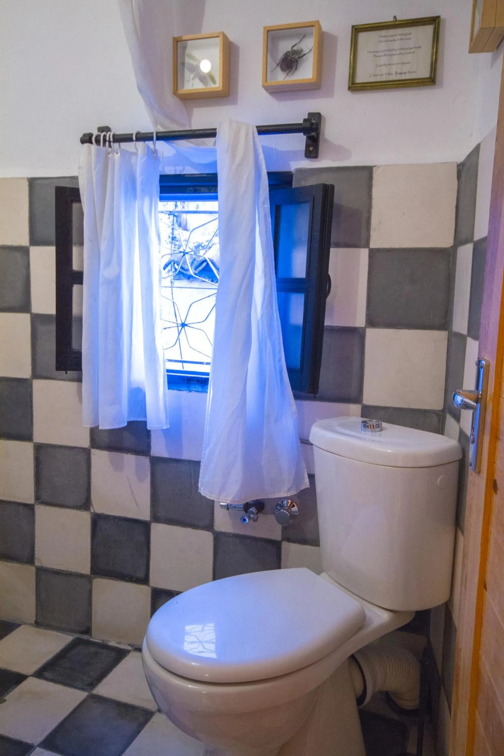 Toilet in USHA Guest House