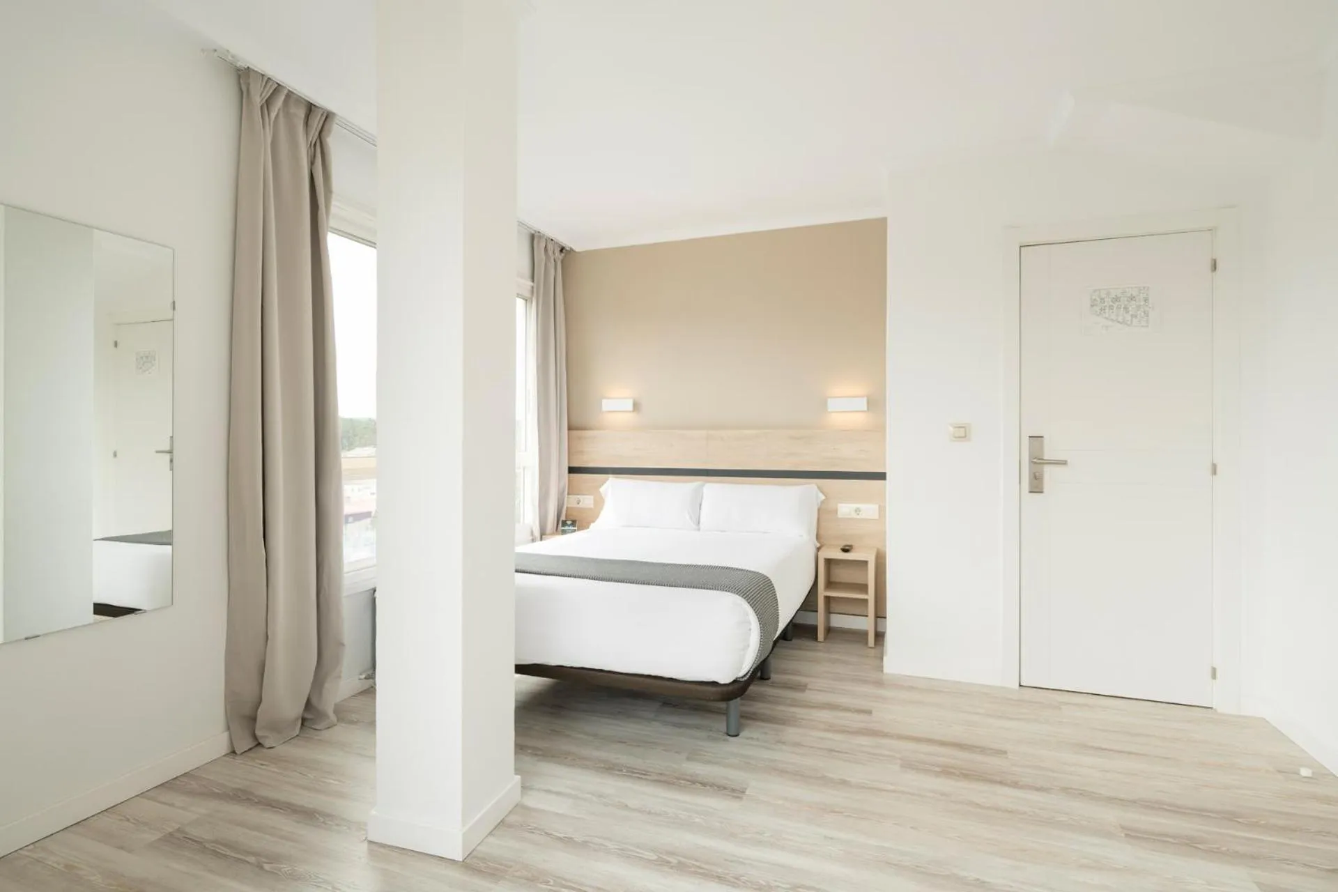 Photo of the whole room, Bed in Hotel Alda Camiño Inglés