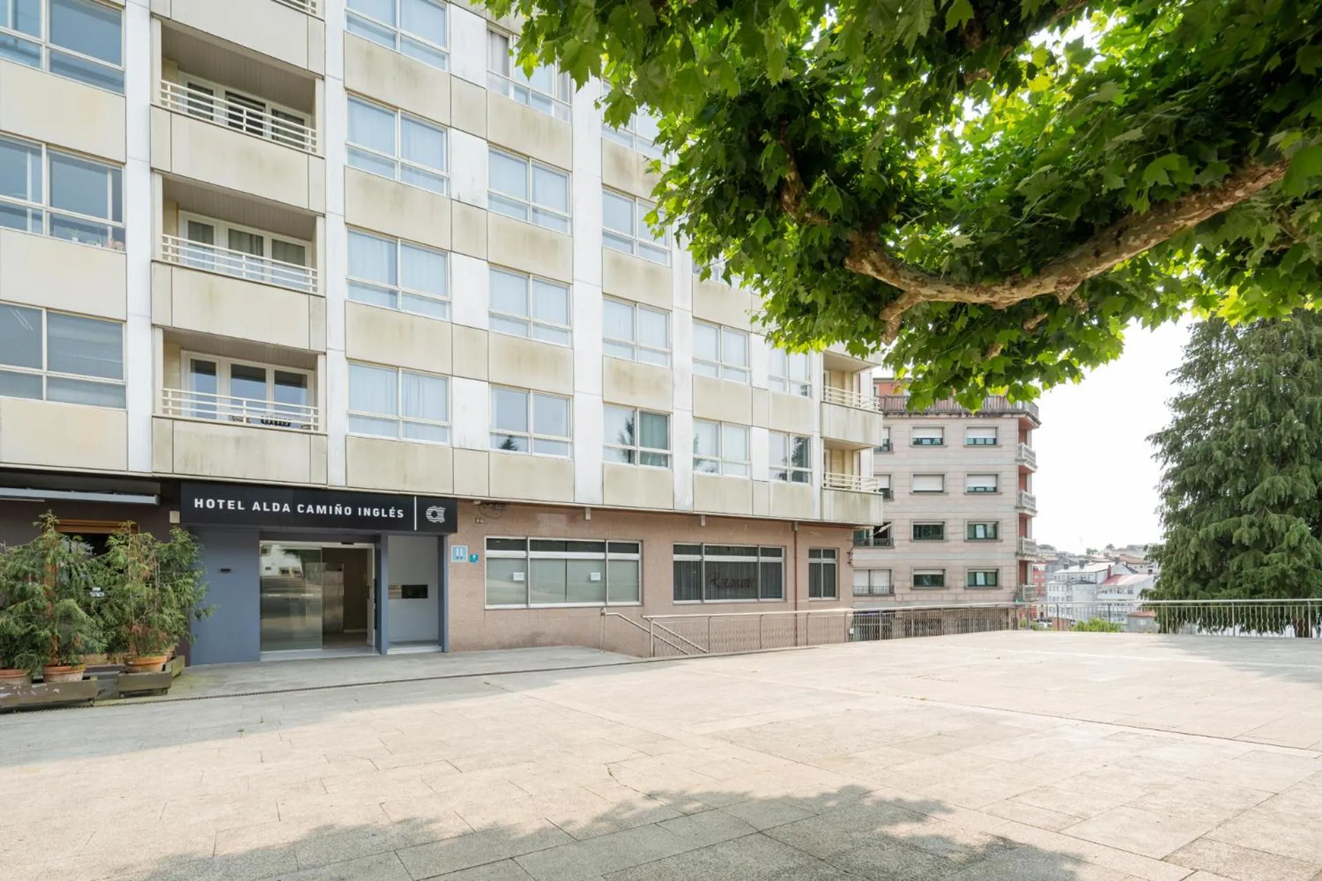 Property building in Hotel Alda Camiño Inglés