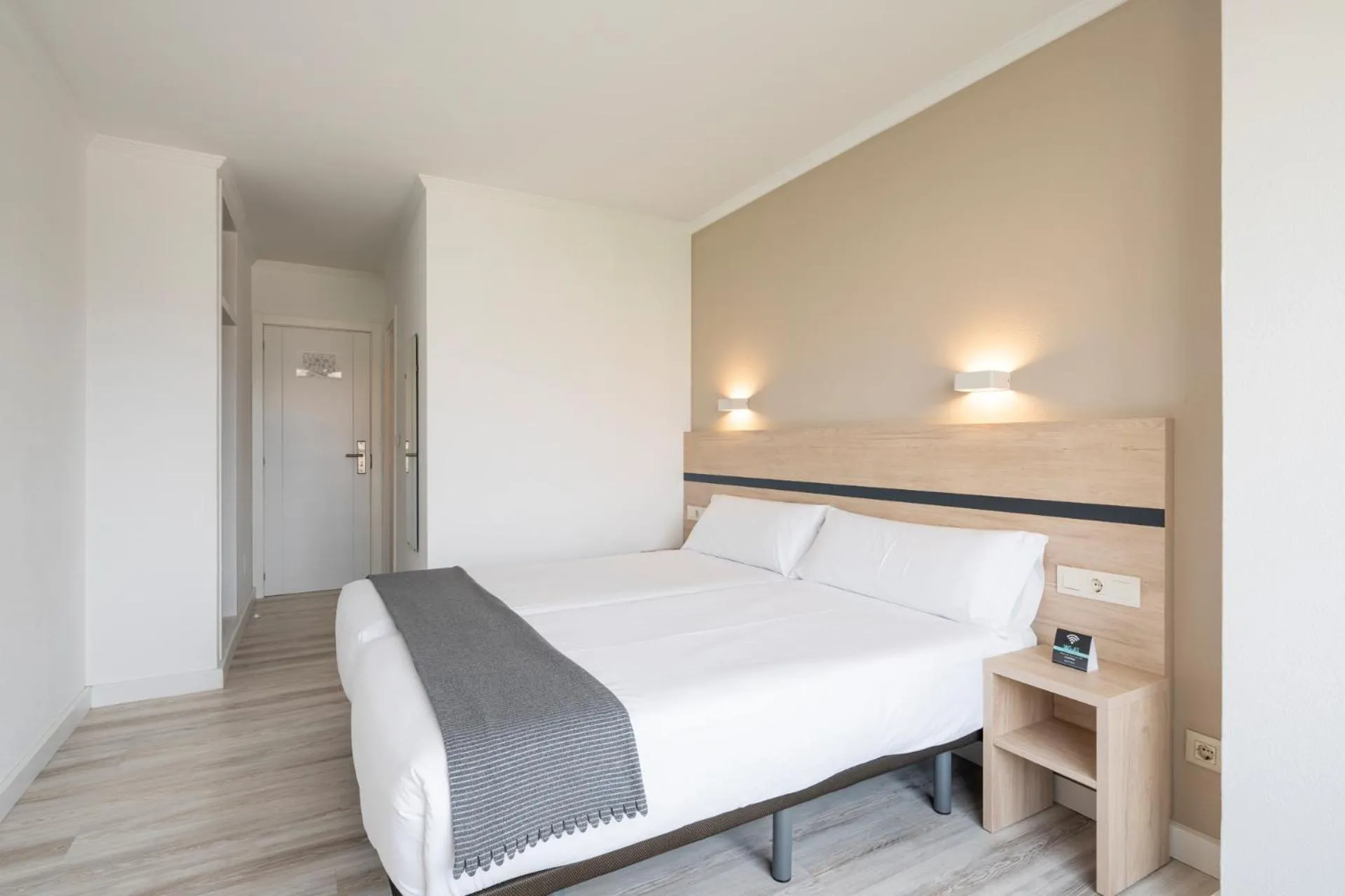 Bedroom, Bed in Hotel Alda Camiño Inglés