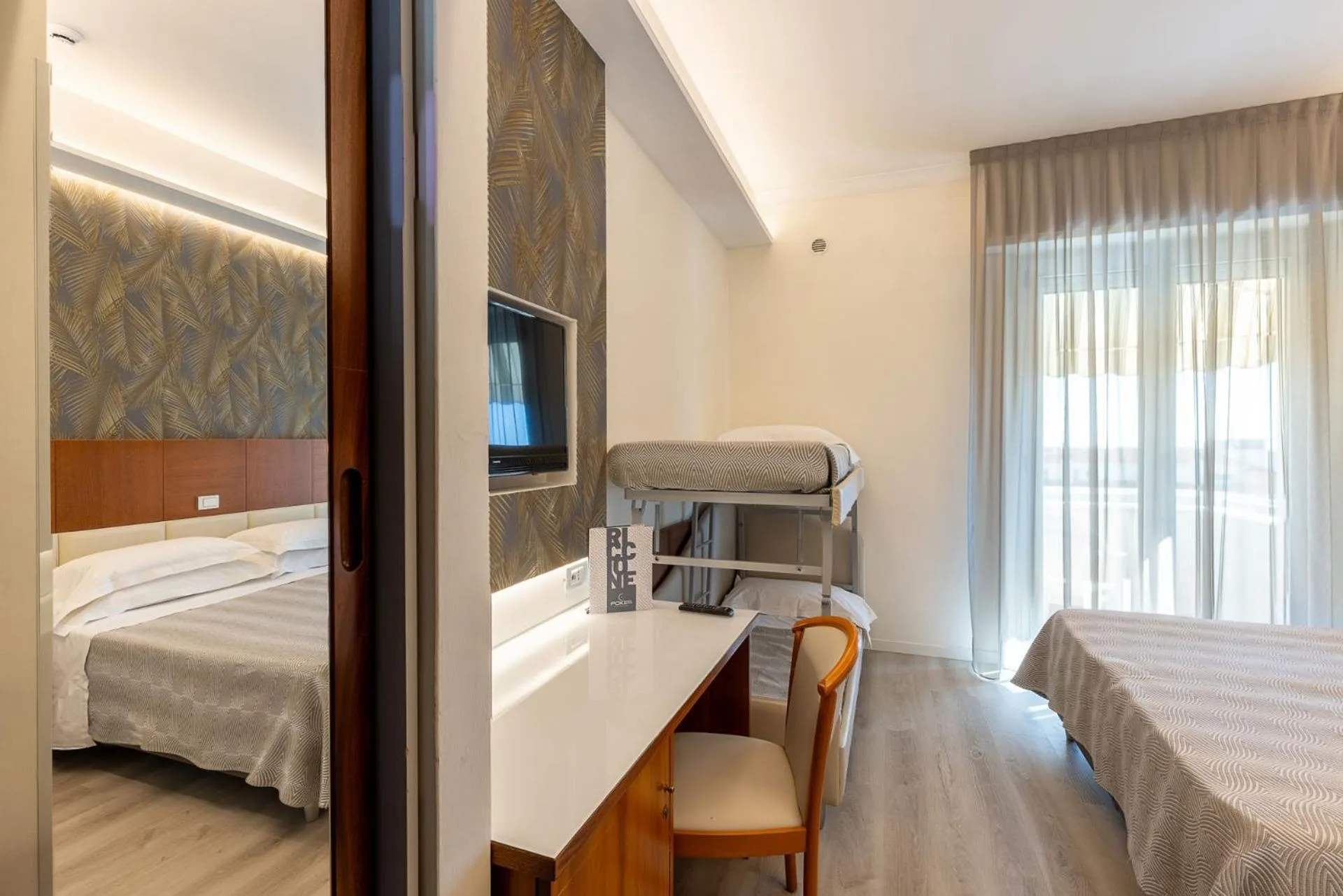 Bedroom in Hotel Poker