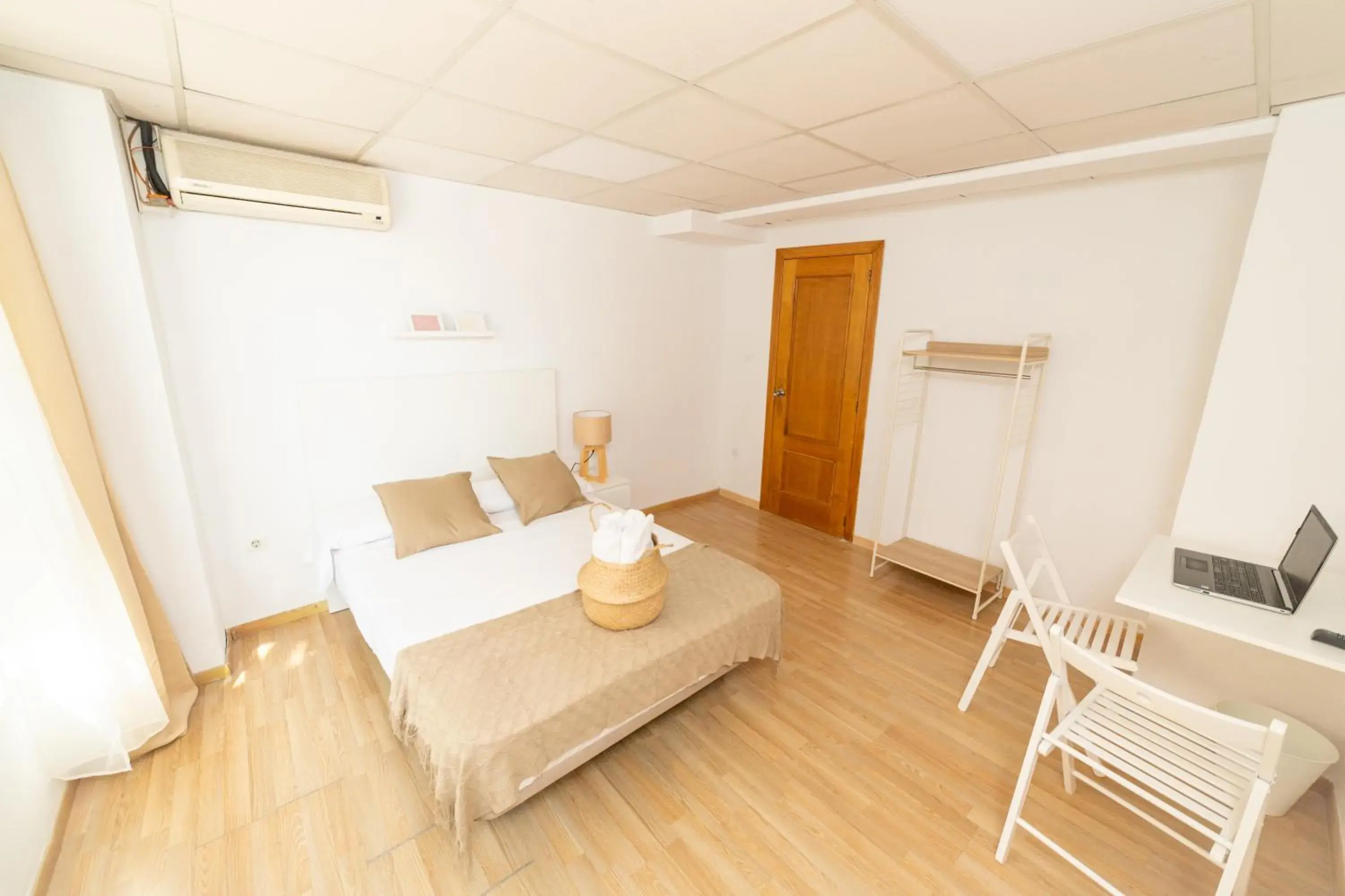 Exterior Double Room with Shared Bathroom in Old Town La Estación Exterior Double Room with Shared Bathroom in Old Town La Estación