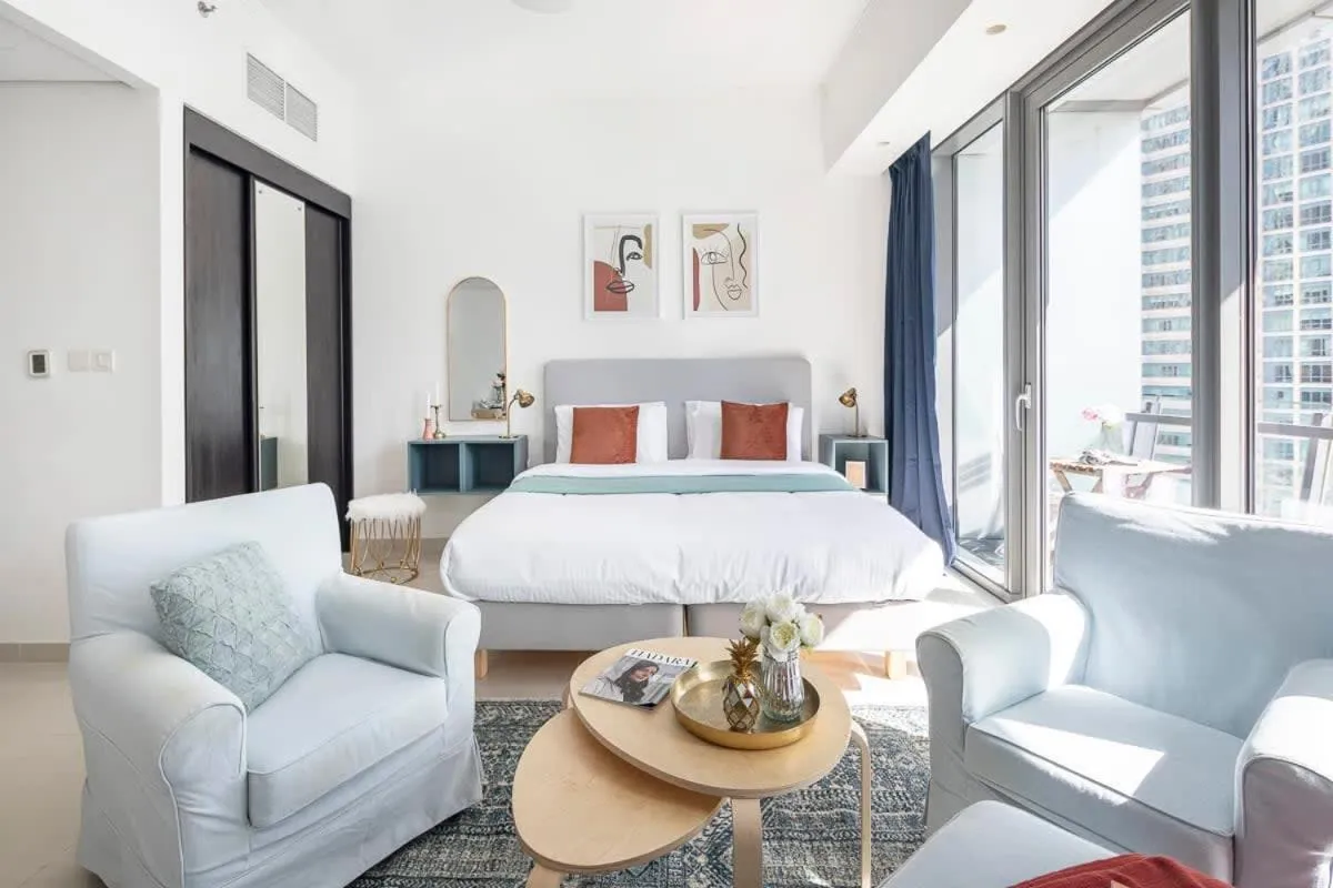 Bed in Frank Porter - Silverene Tower B