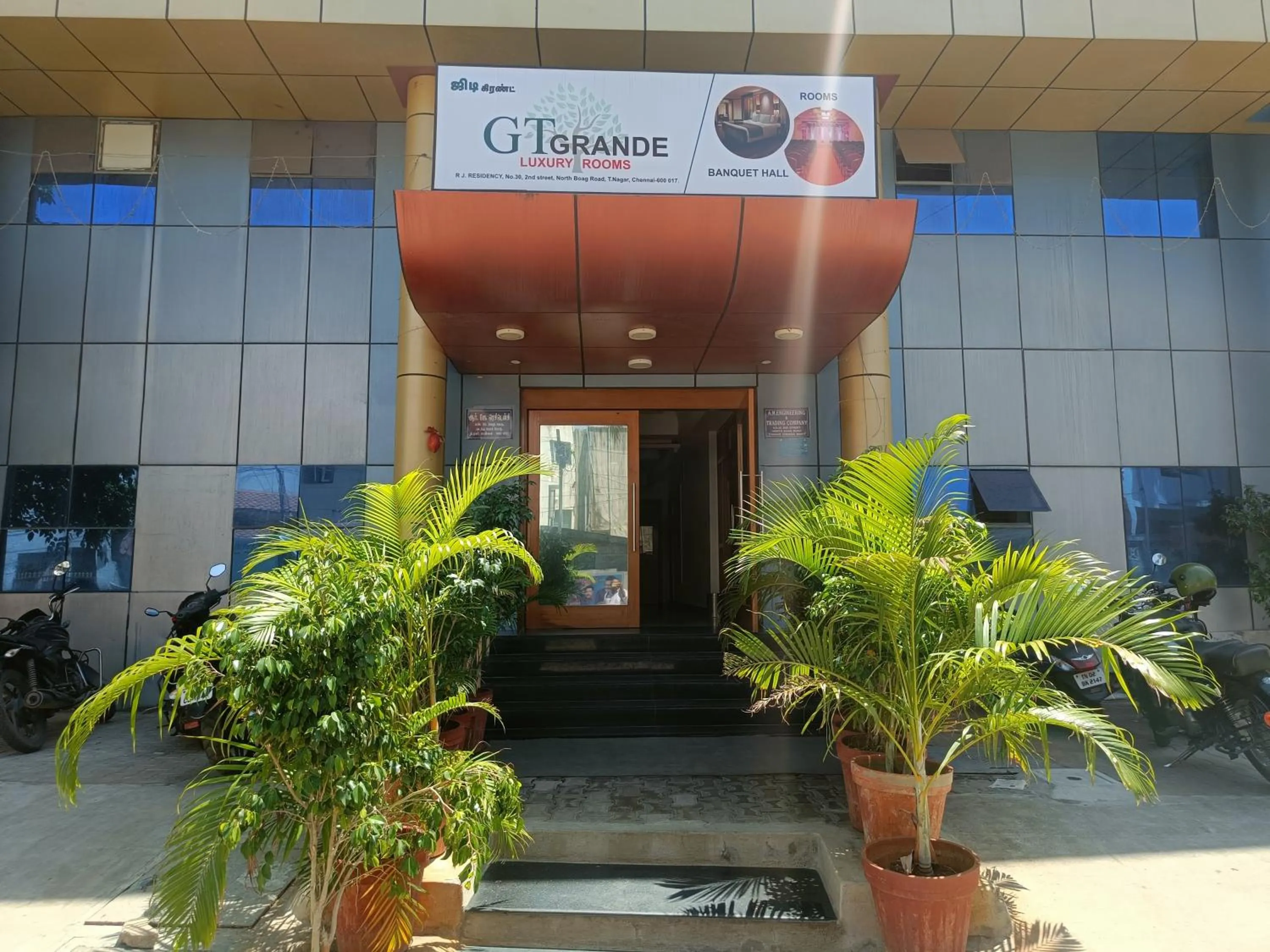 Facade/entrance in GT Grande Hotel-Near US Consulate