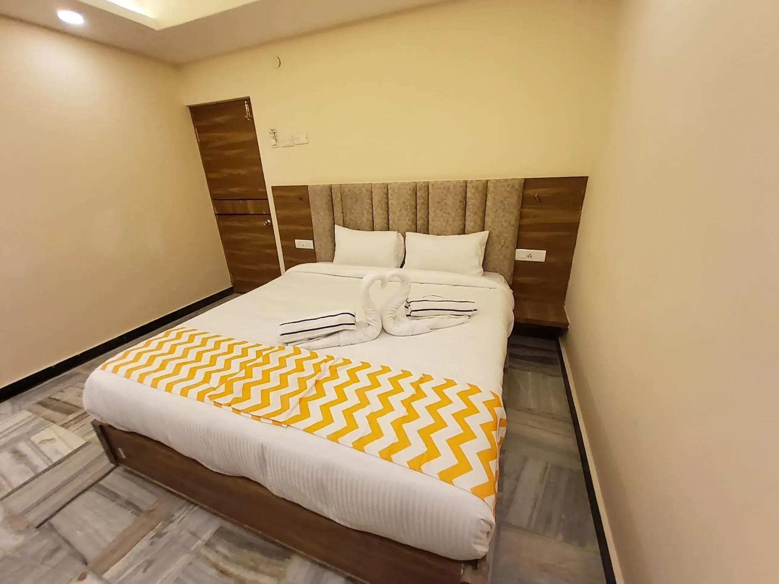 Deluxe Room - single occupancy in GT Grande Hotel-Near US Consulate Deluxe Room - single occupancy in GT Grande Hotel-Near US Consulate