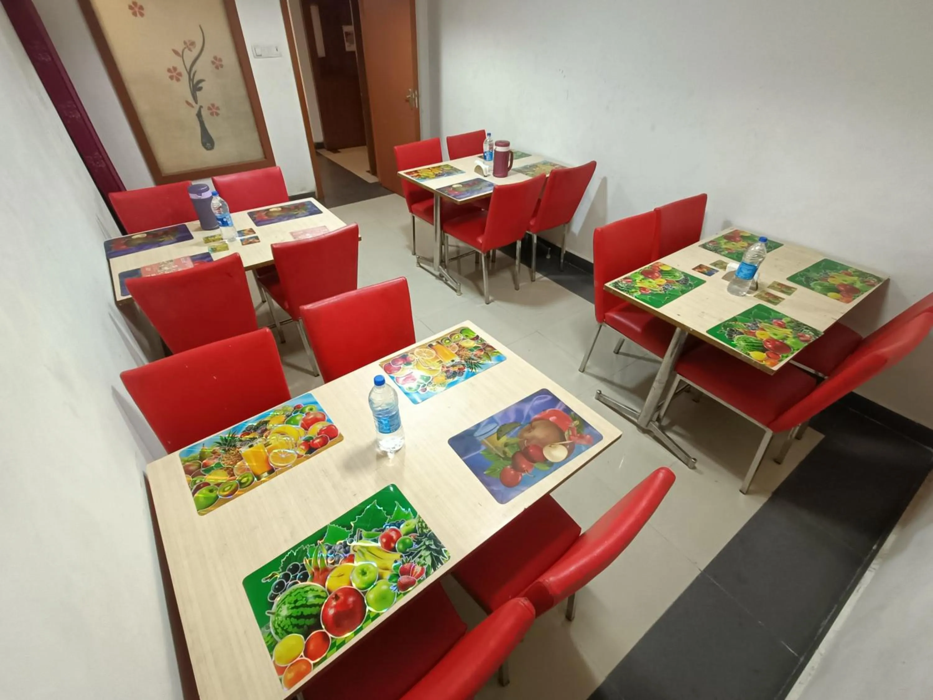 Restaurant/places to eat in GT Grande Hotel-Near US Consulate