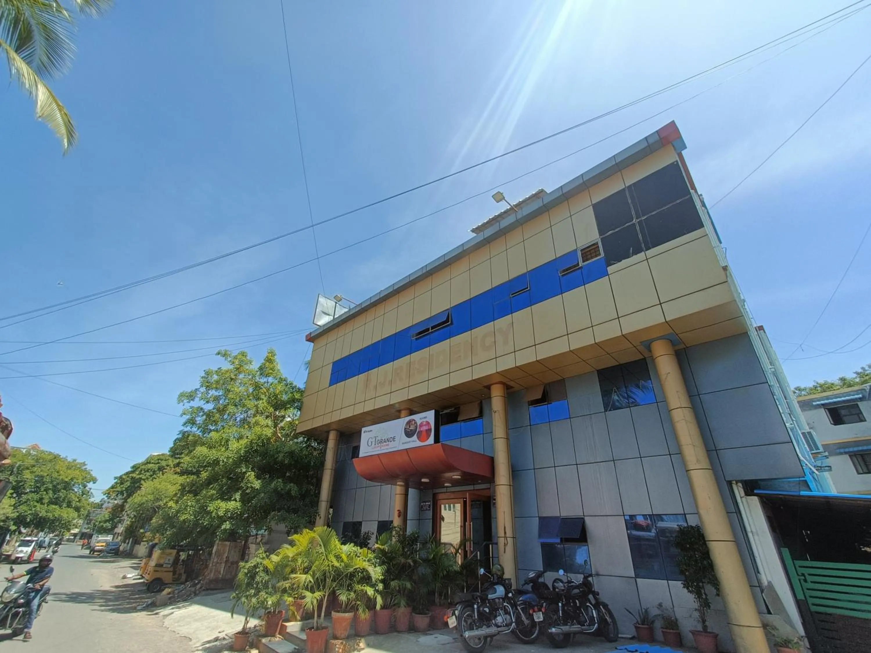 Facade/entrance in GT Grande Hotel-Near US Consulate