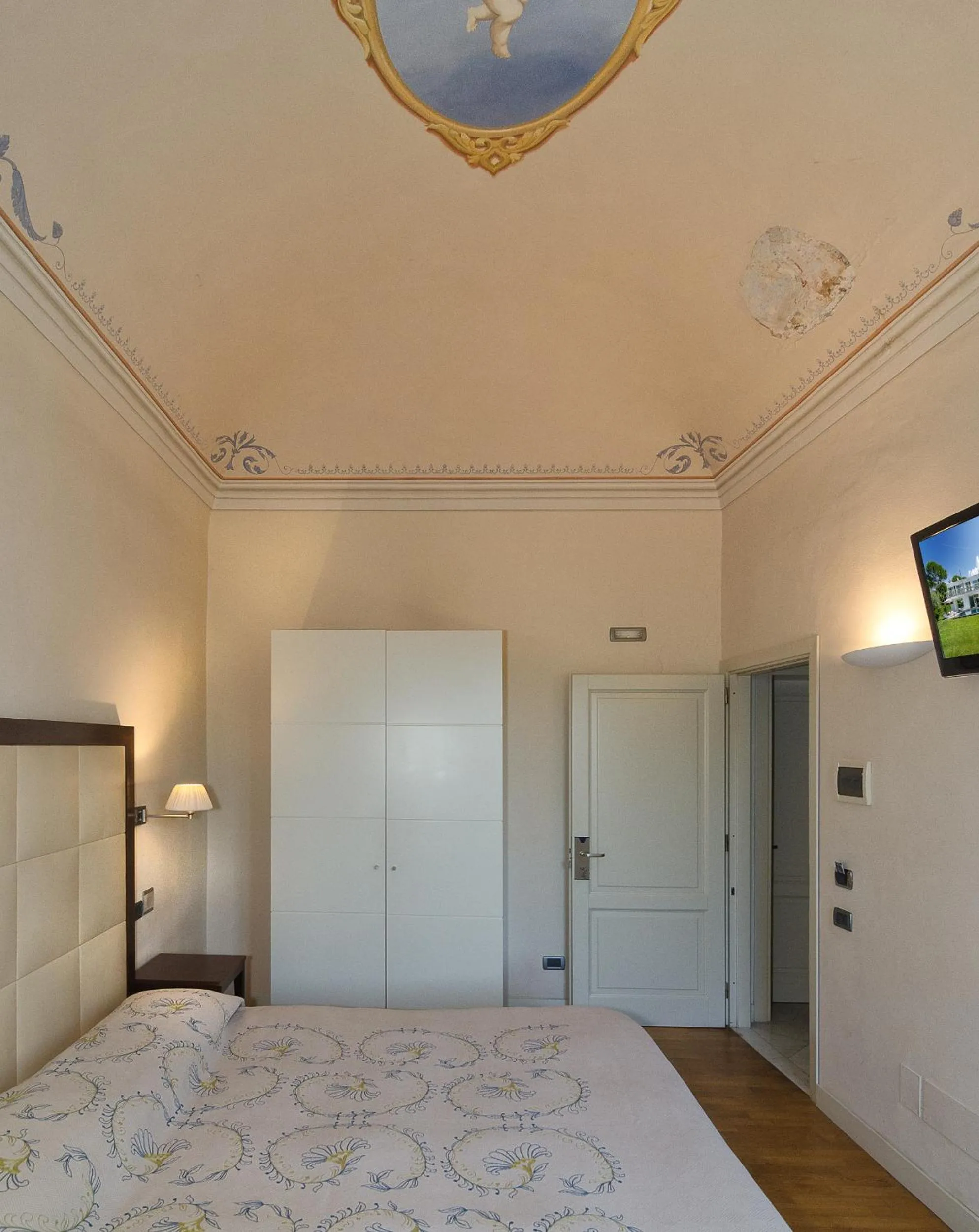 Bed in Hotel Novecento