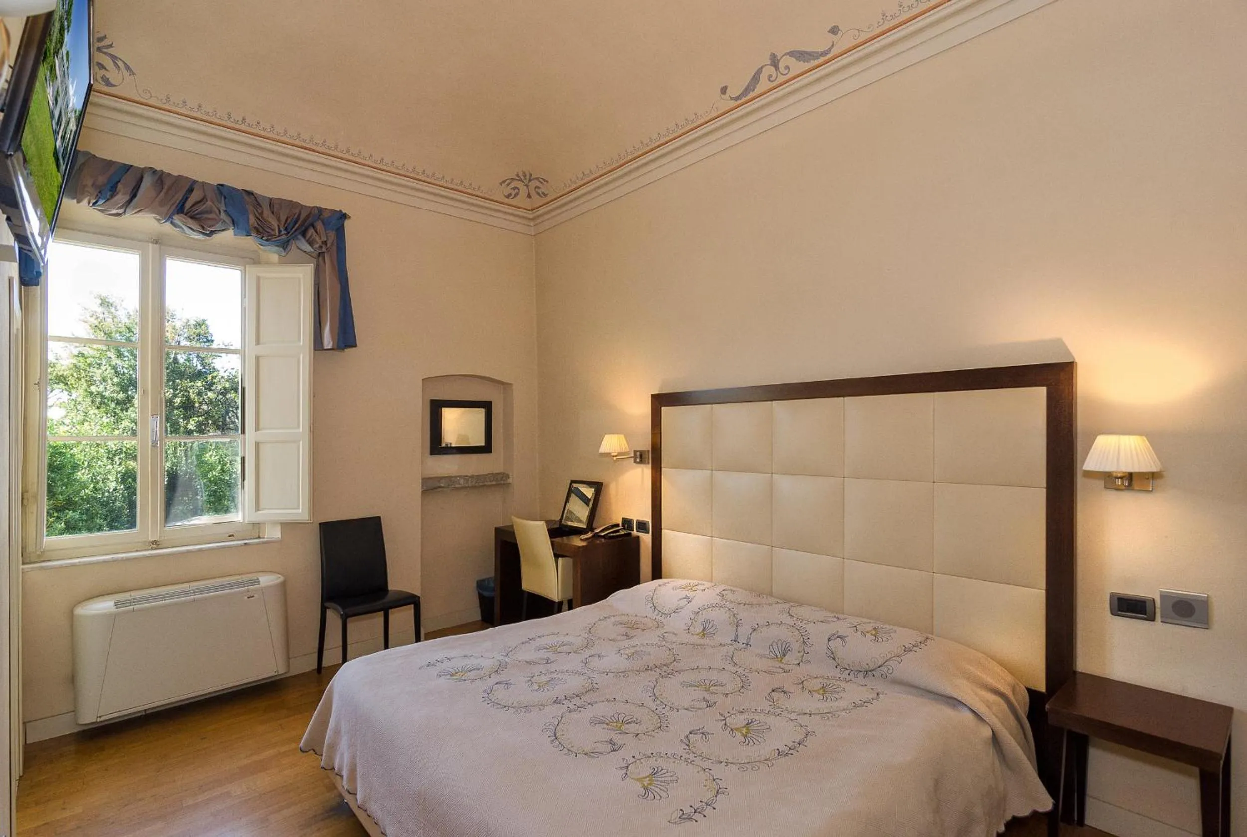 Bed in Hotel Novecento