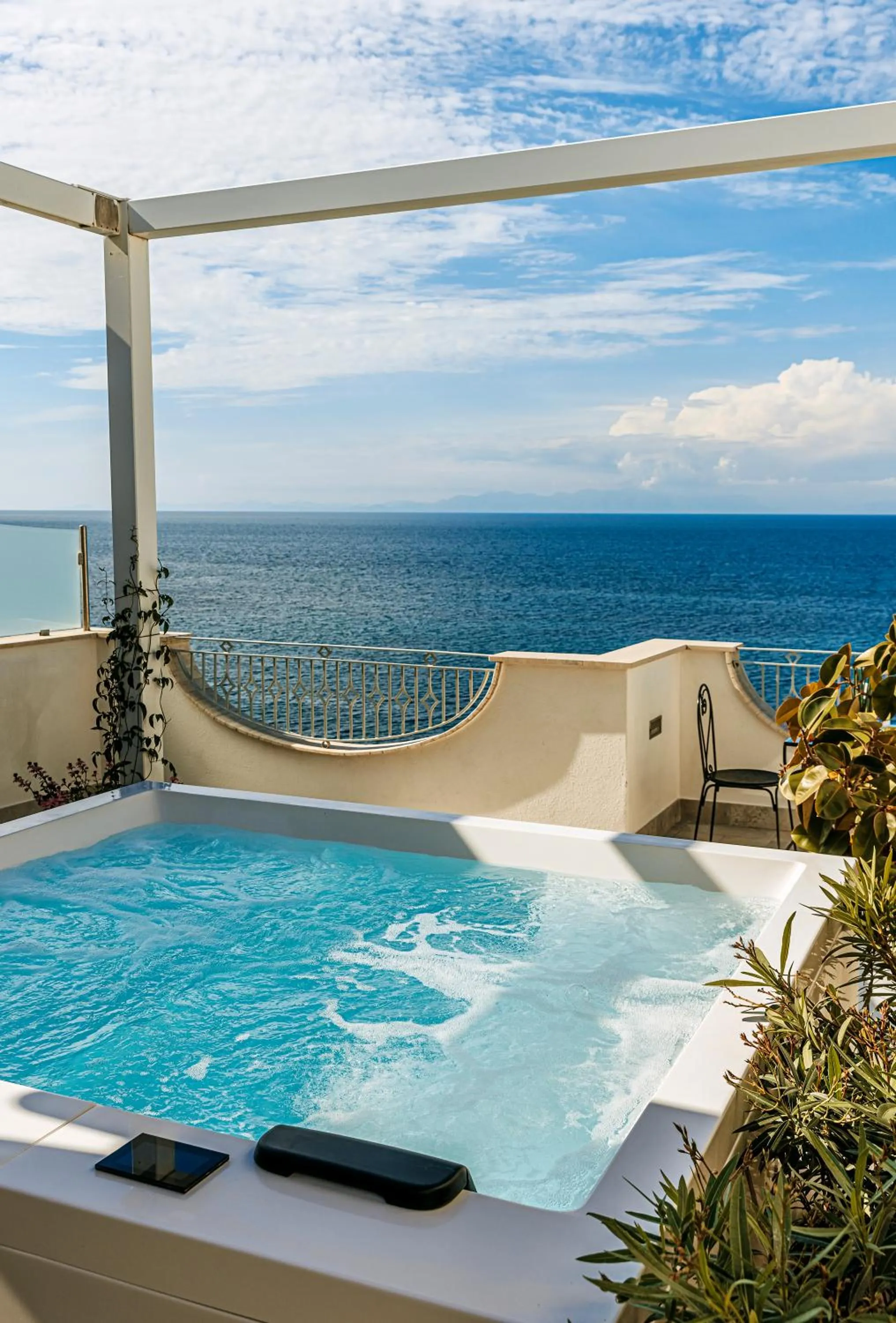 Hot Tub in Hotel La Madonnina