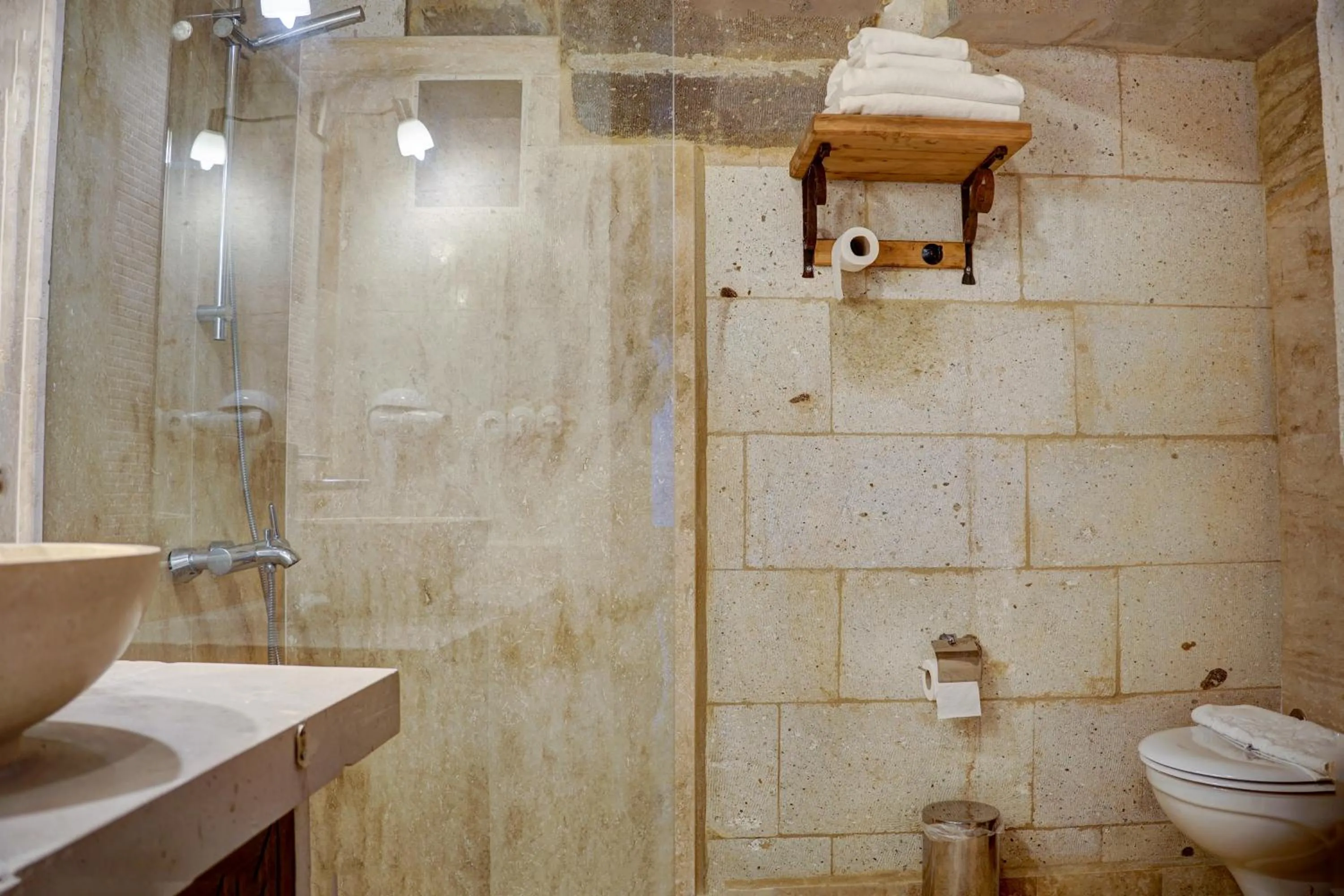 Shower in Karma Cappadocia