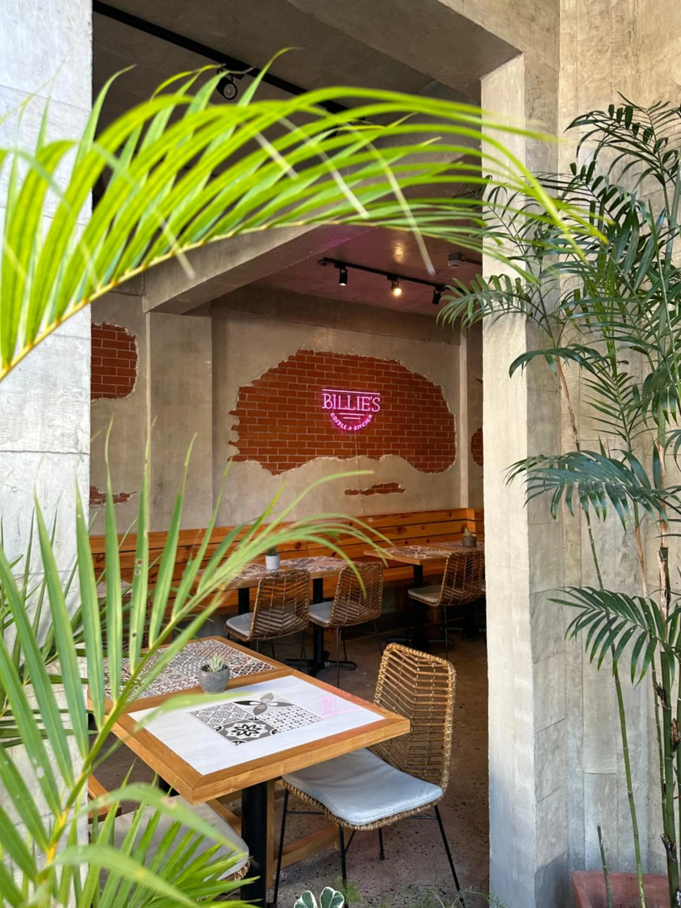 Lounge or bar in Shorebreak Hostel San Juan La Union