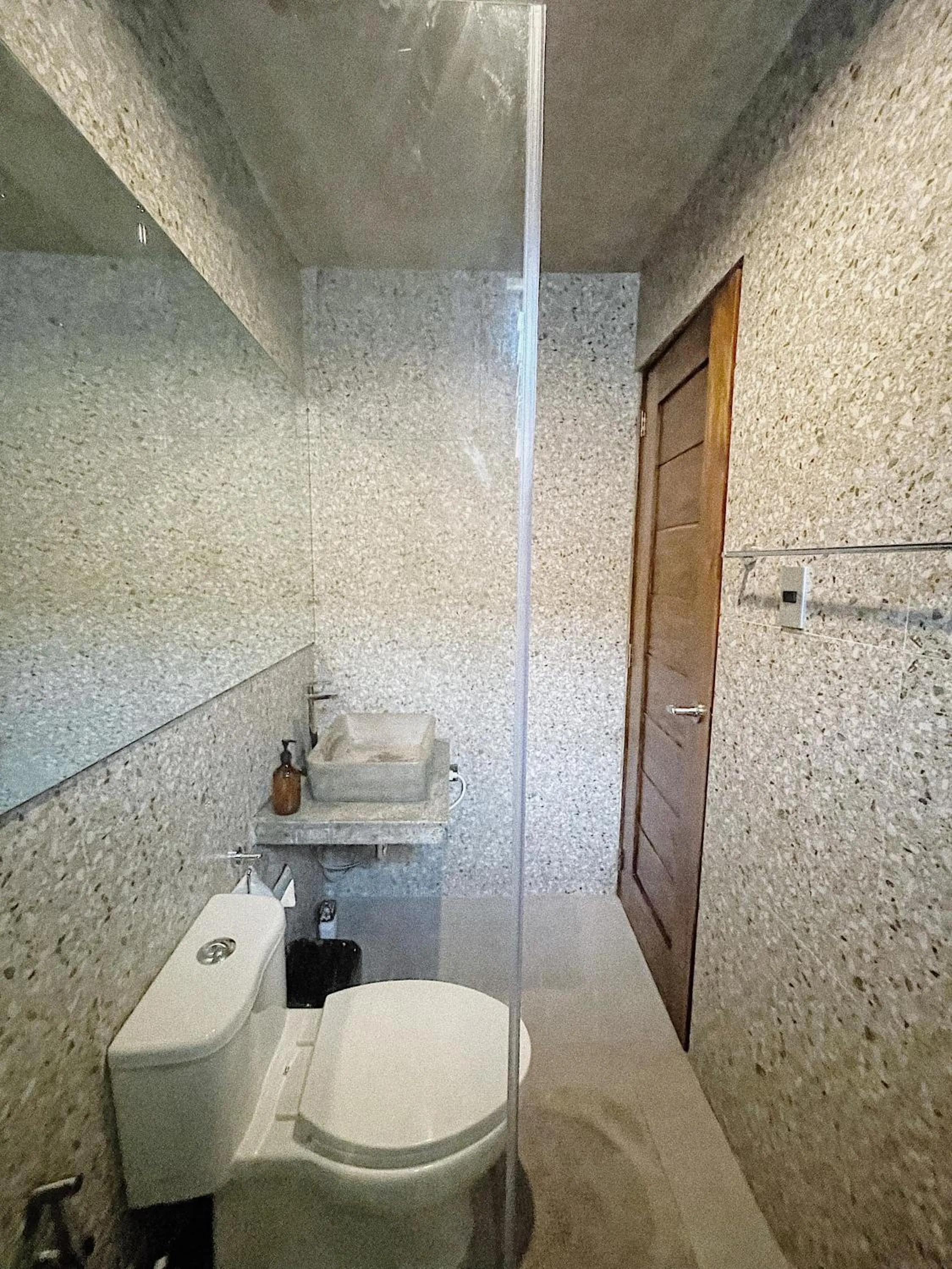 Bathroom in Shorebreak Hostel San Juan La Union