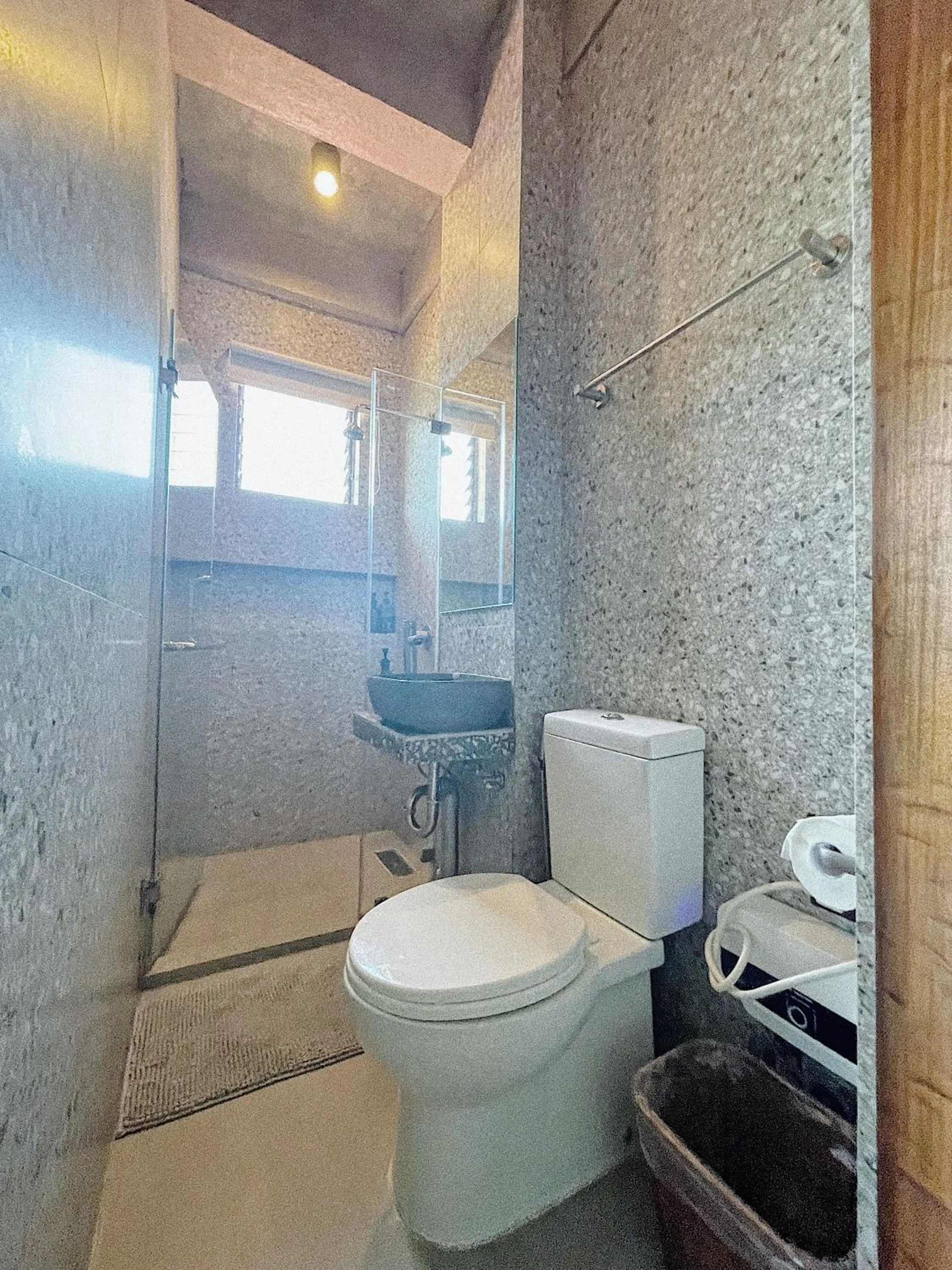Bathroom in Shorebreak Hostel San Juan La Union