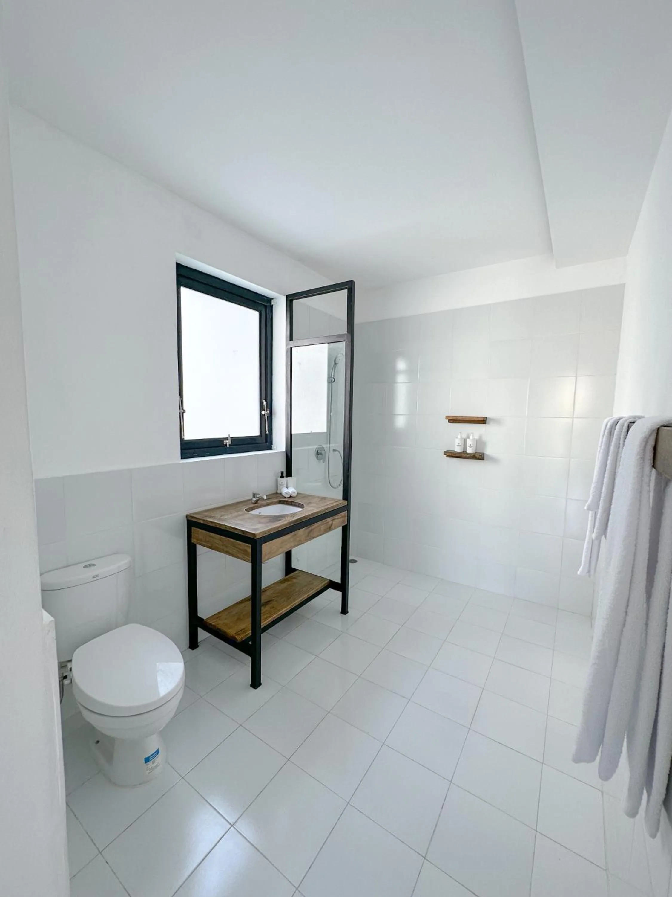 Bathroom in Palm Springs Bali Dive Resort