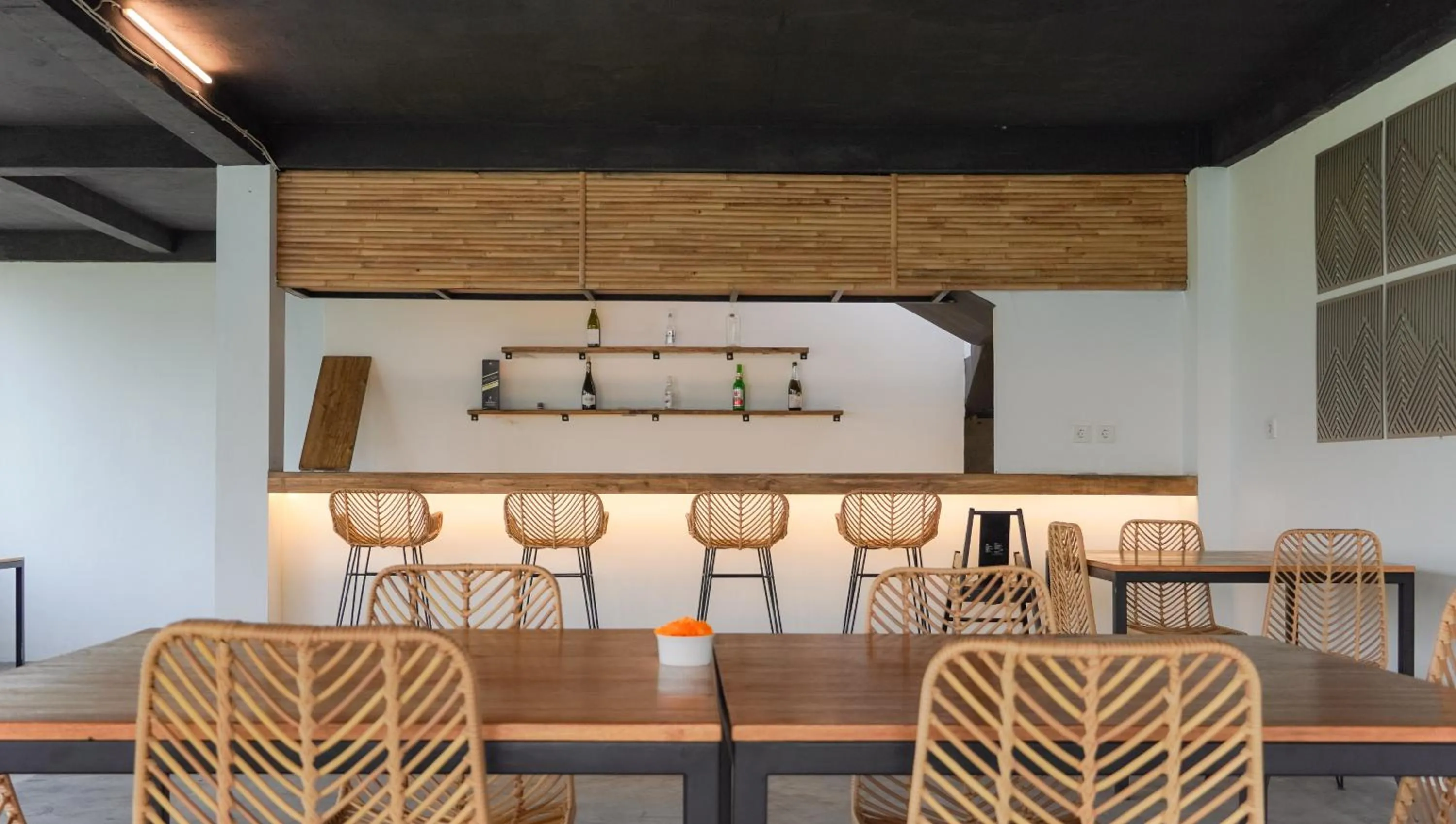 Restaurant/places to eat in Palm Springs Bali Dive Resort