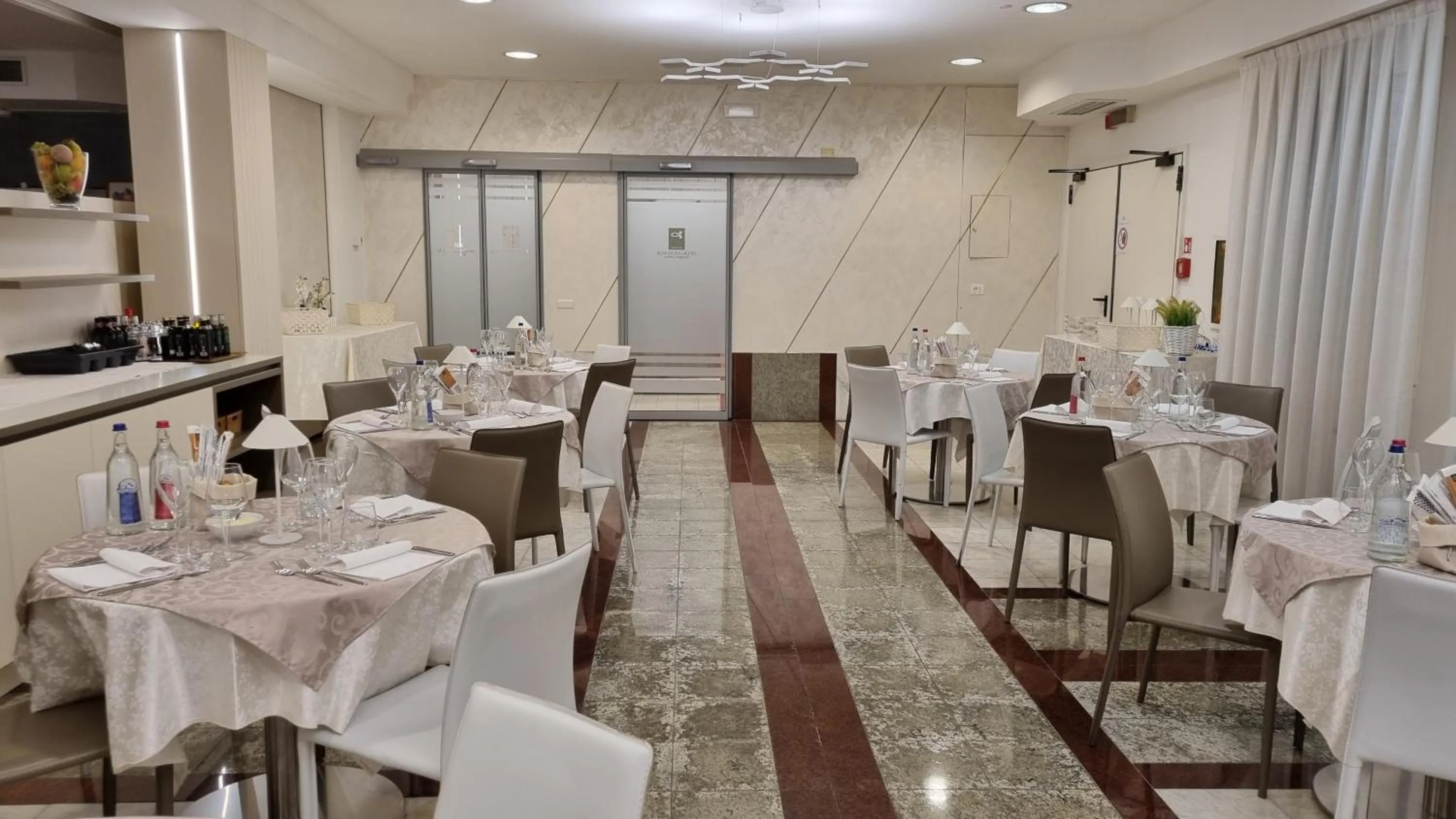 Restaurant/places to eat in Alfa Fiera Hotel