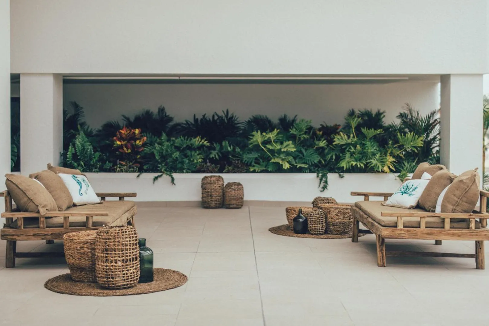 Property building in Cala Lanuza Suites