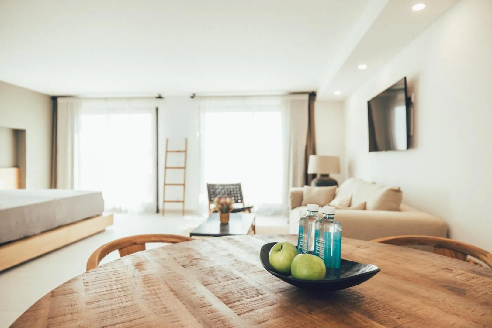 Dining area, Bed in Cala Lanuza Suites