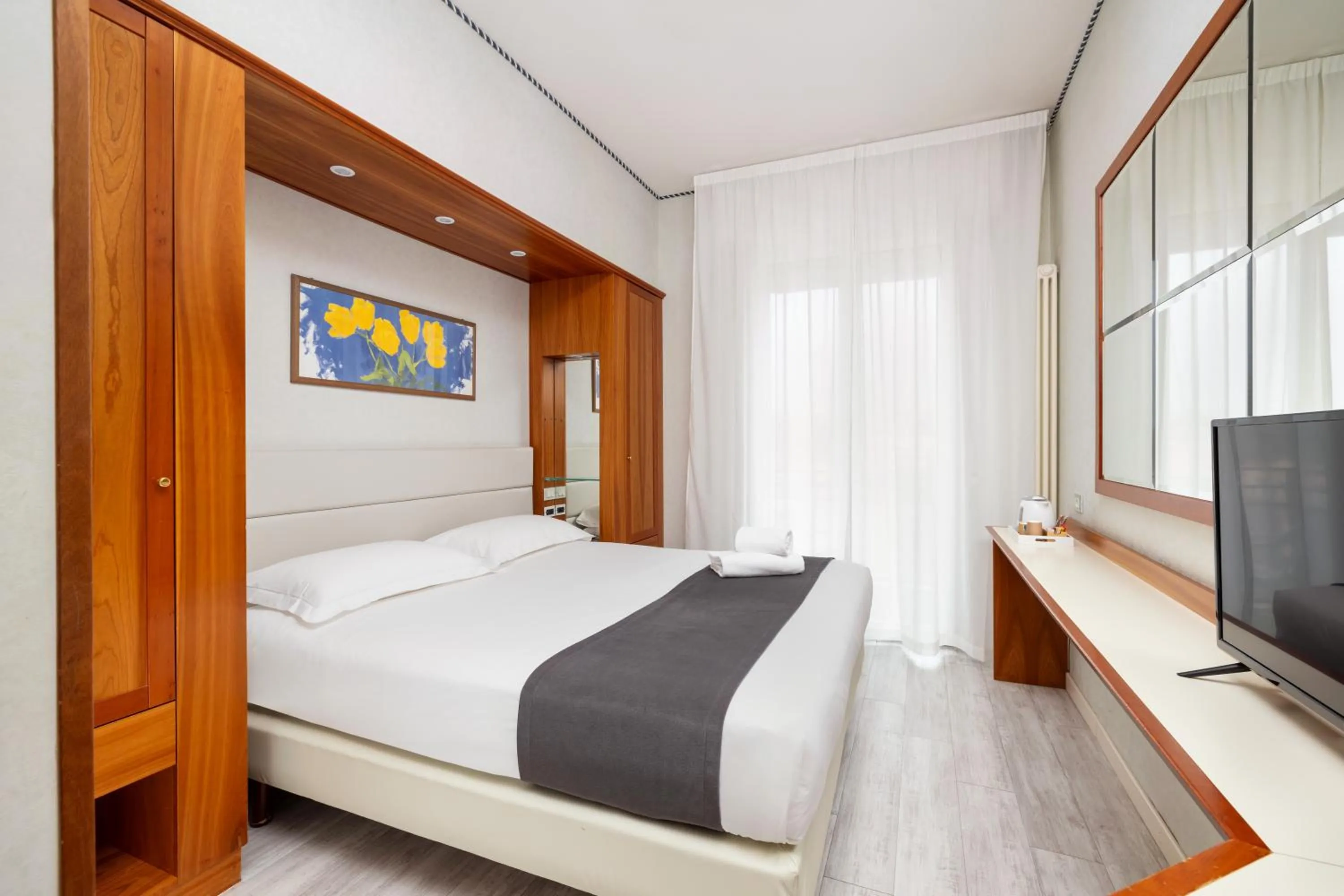 Bedroom, Bed in Hotel Maggiore