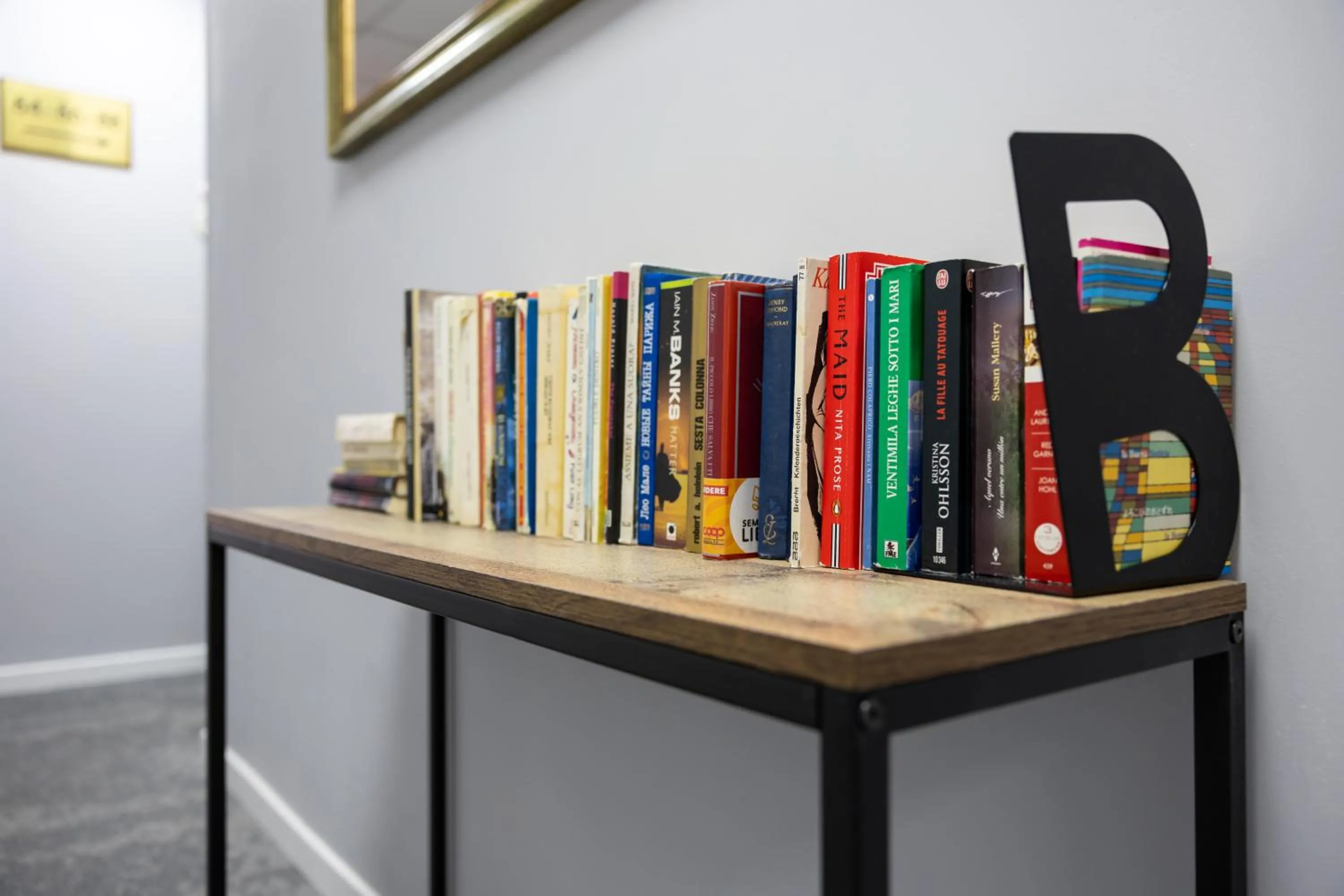 Library in Hotel Maggiore