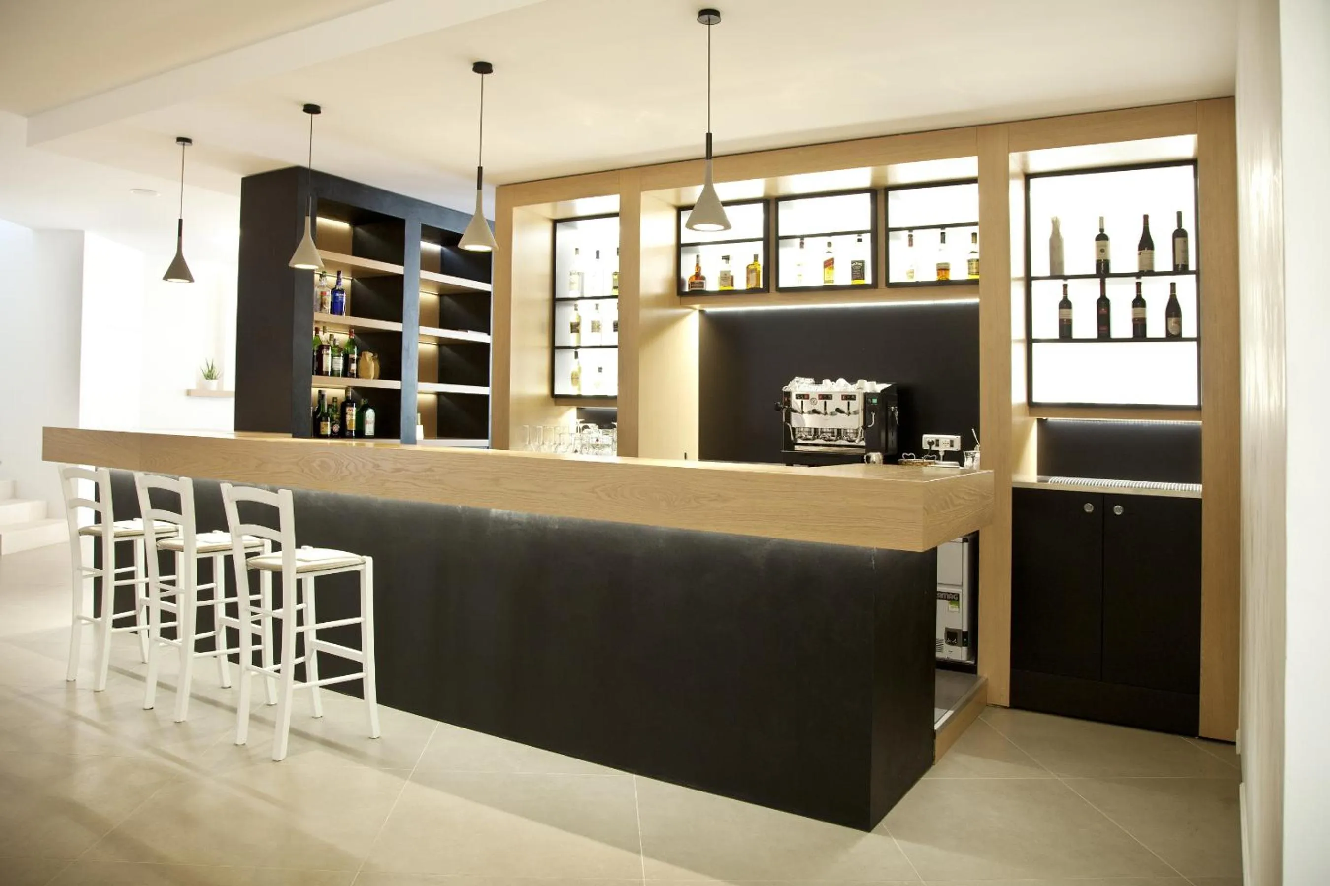 Lounge or bar in Giardino Dei Pini - Boutique Hotel