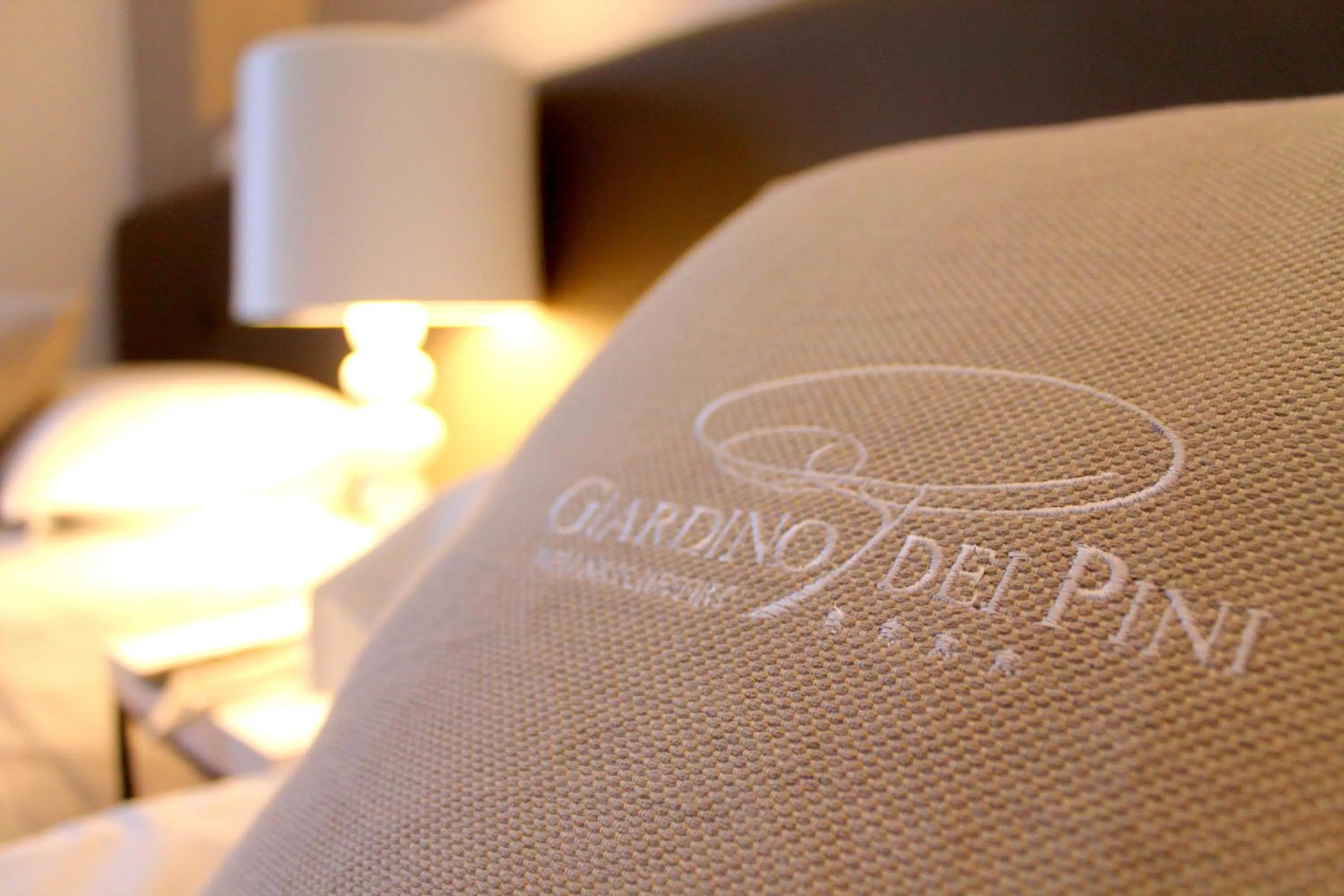 Decorative detail, Bed in Giardino Dei Pini - Boutique Hotel