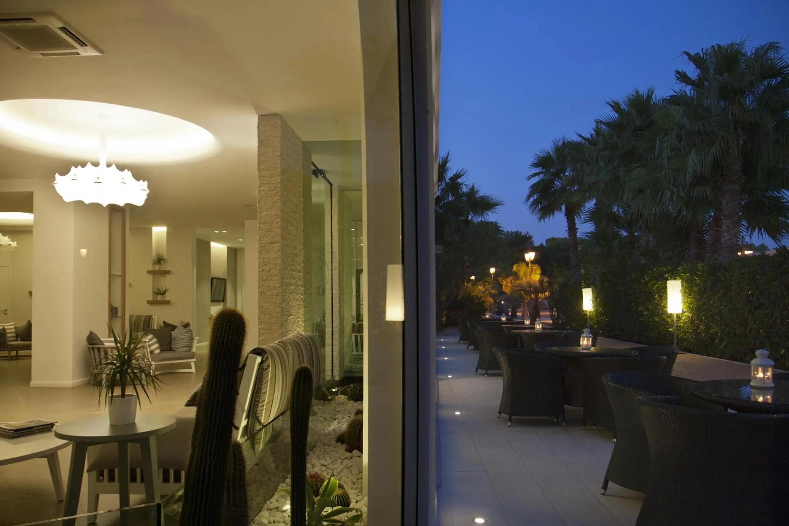 Patio in Giardino Dei Pini - Boutique Hotel