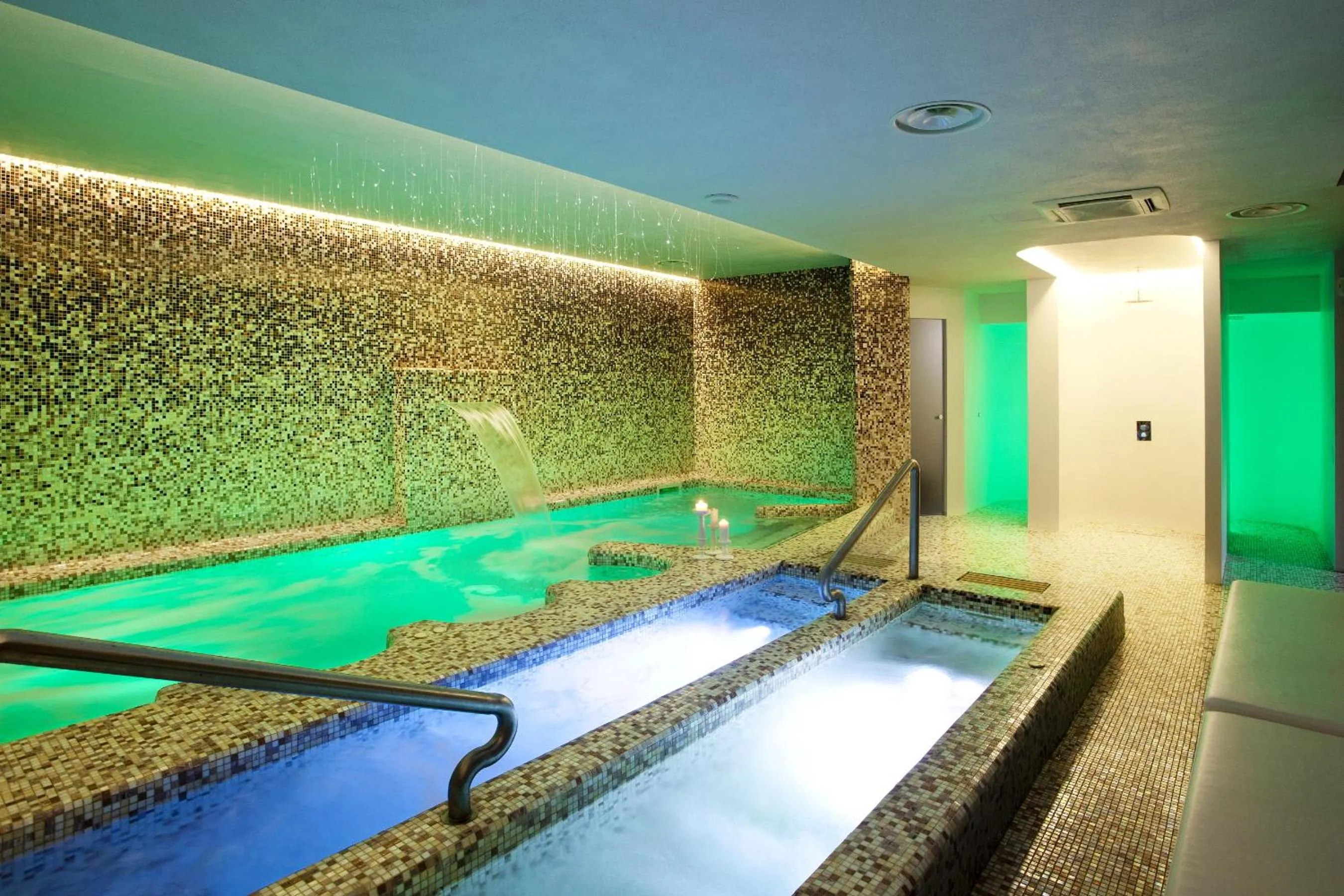 Hot Spring Bath in Giardino Dei Pini - Boutique Hotel
