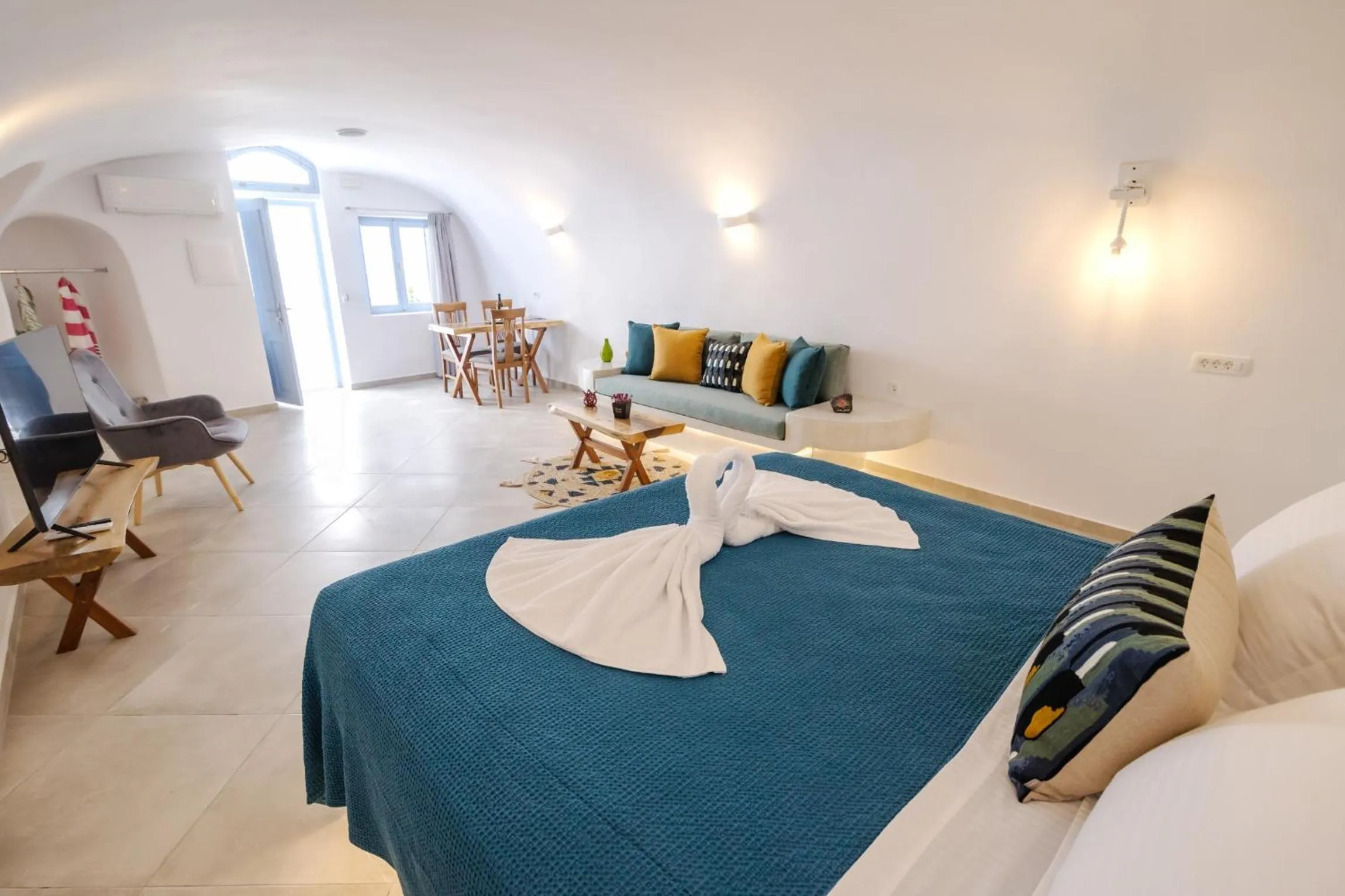 Sunborn Oia Suites