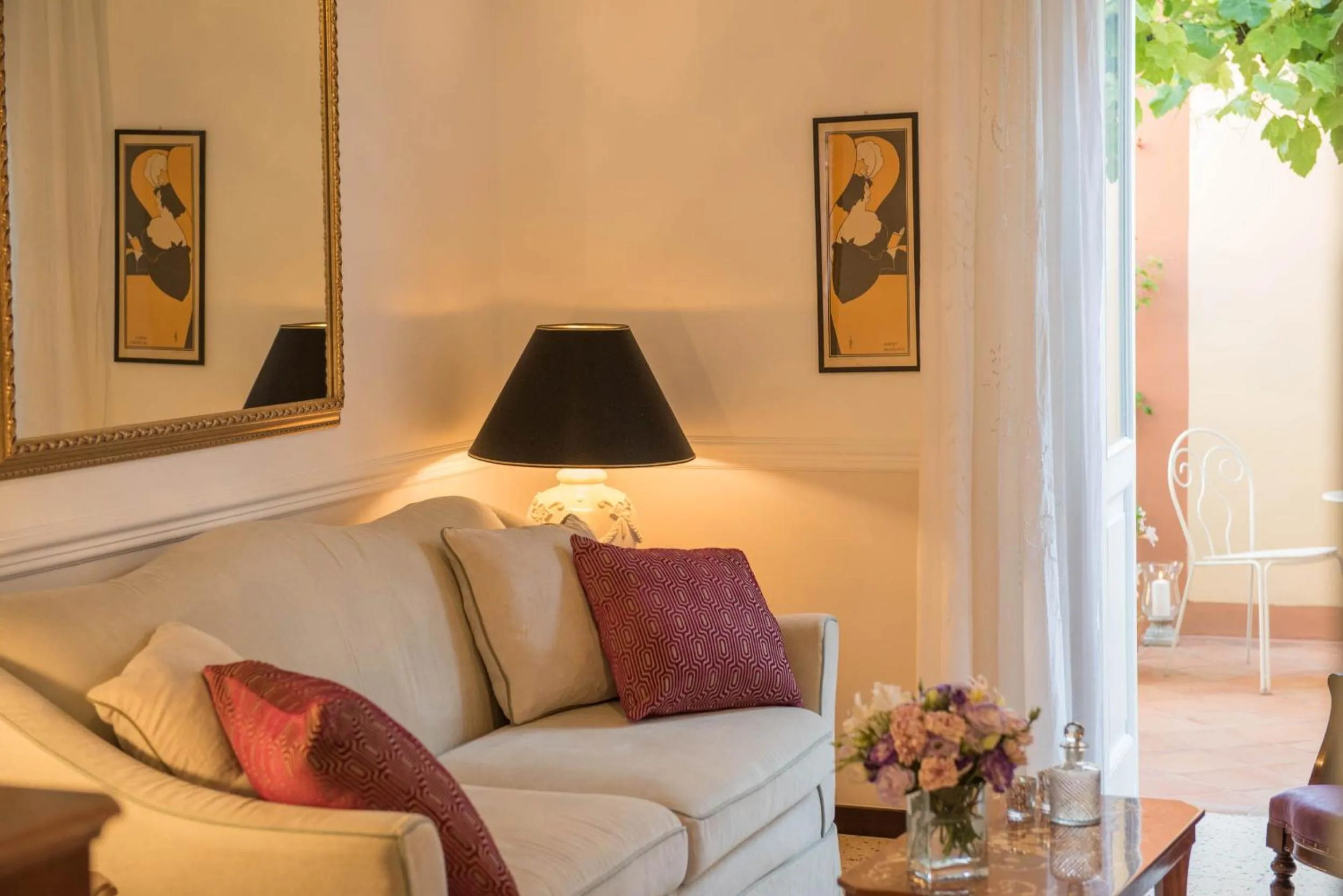 Living room in Romantic Hotel & Restaurant Villa Cheta Elite