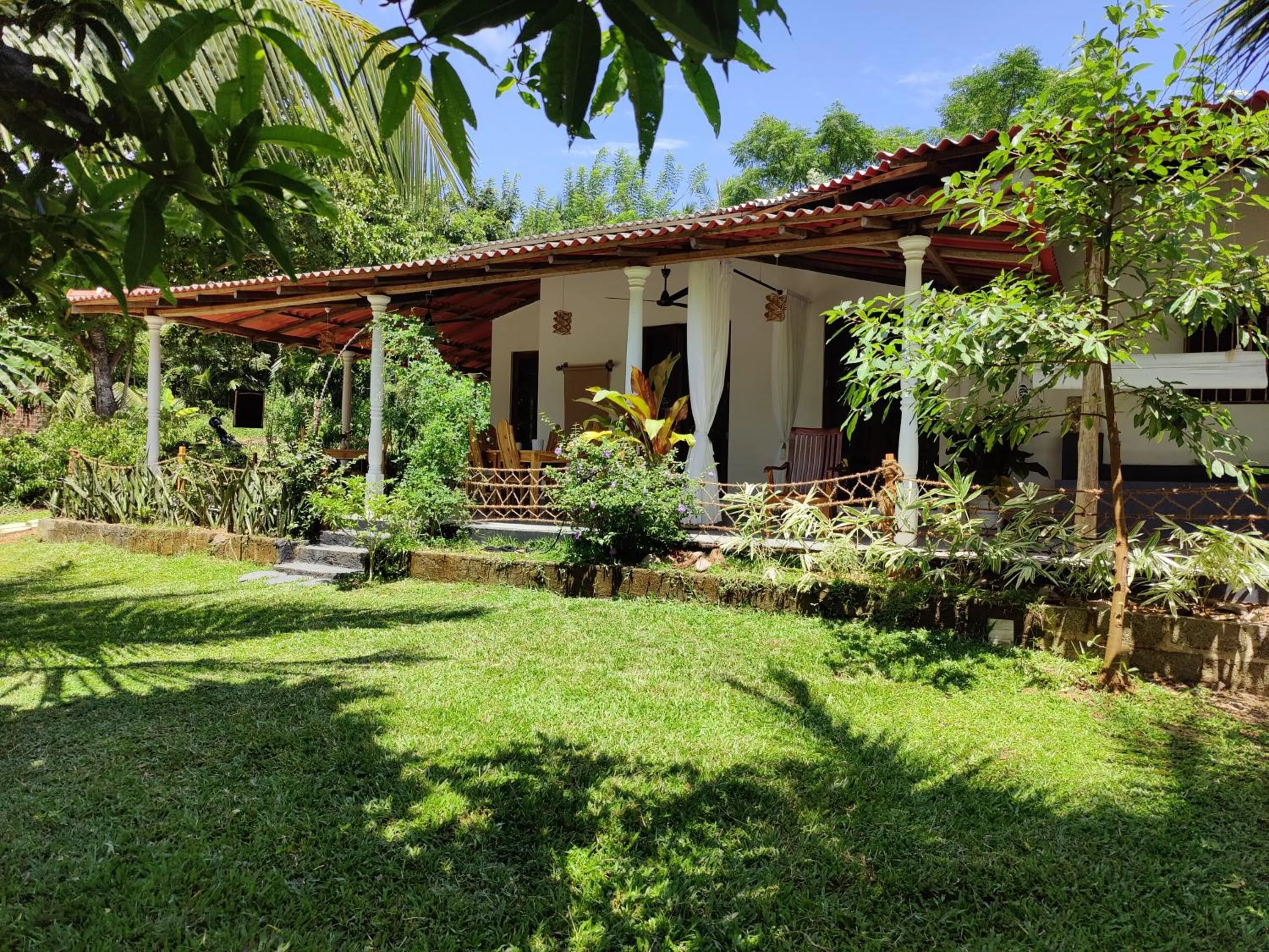 Restaurant/places to eat in Villa Lyvie ayurvedic hotel