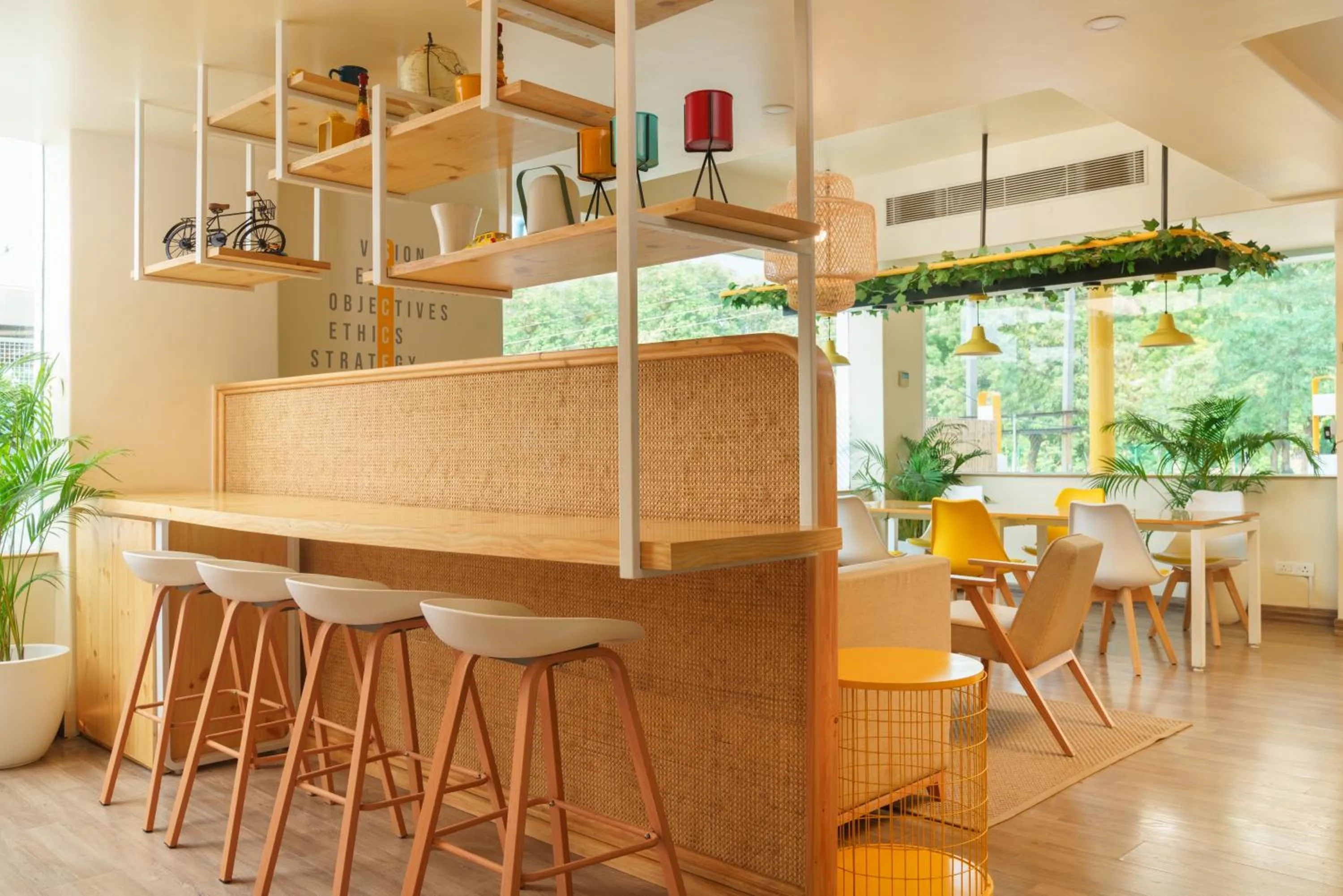 Restaurant/places to eat in Bloom Hotel - Sector 62