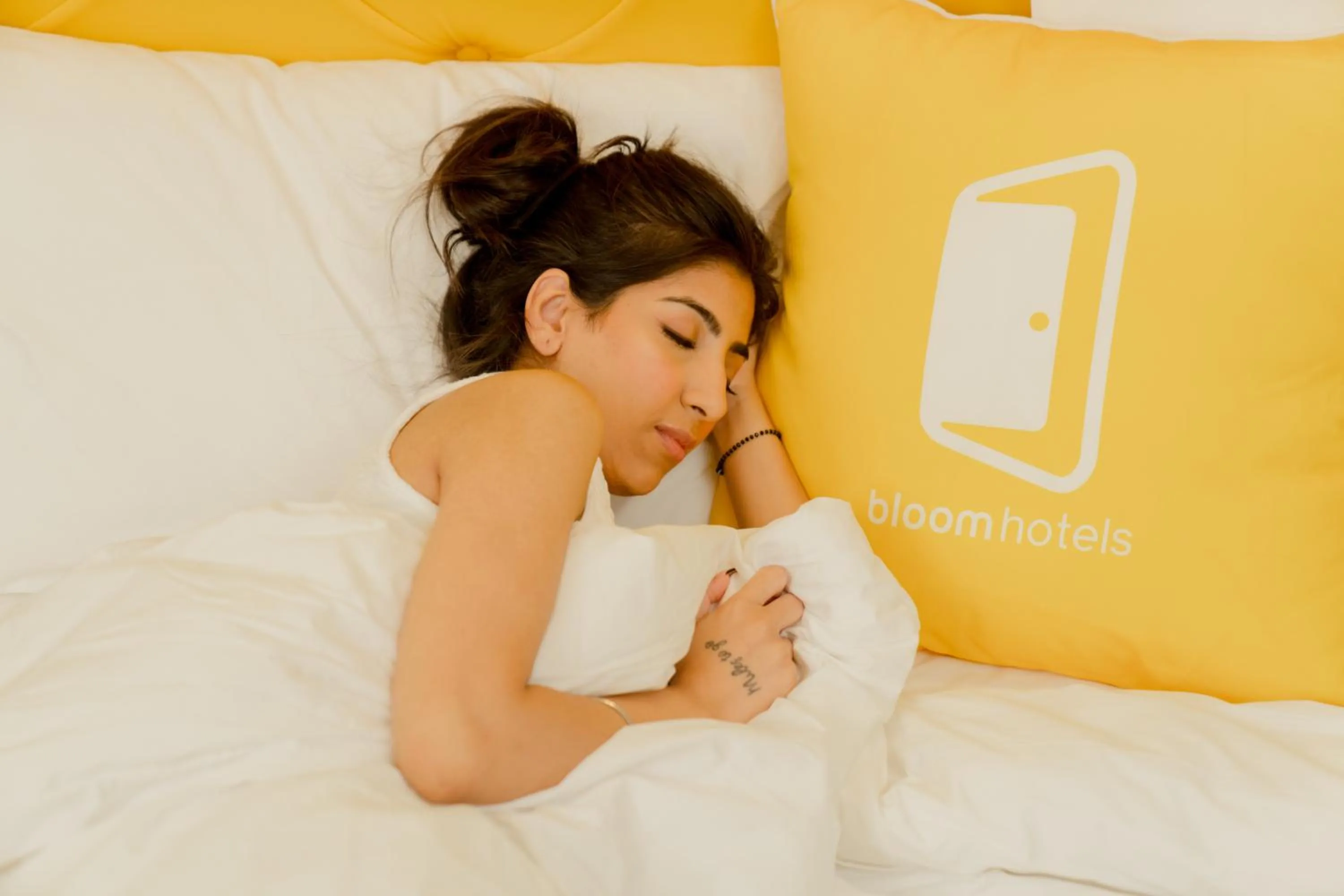 Bed in Bloom Hotel - Sector 62