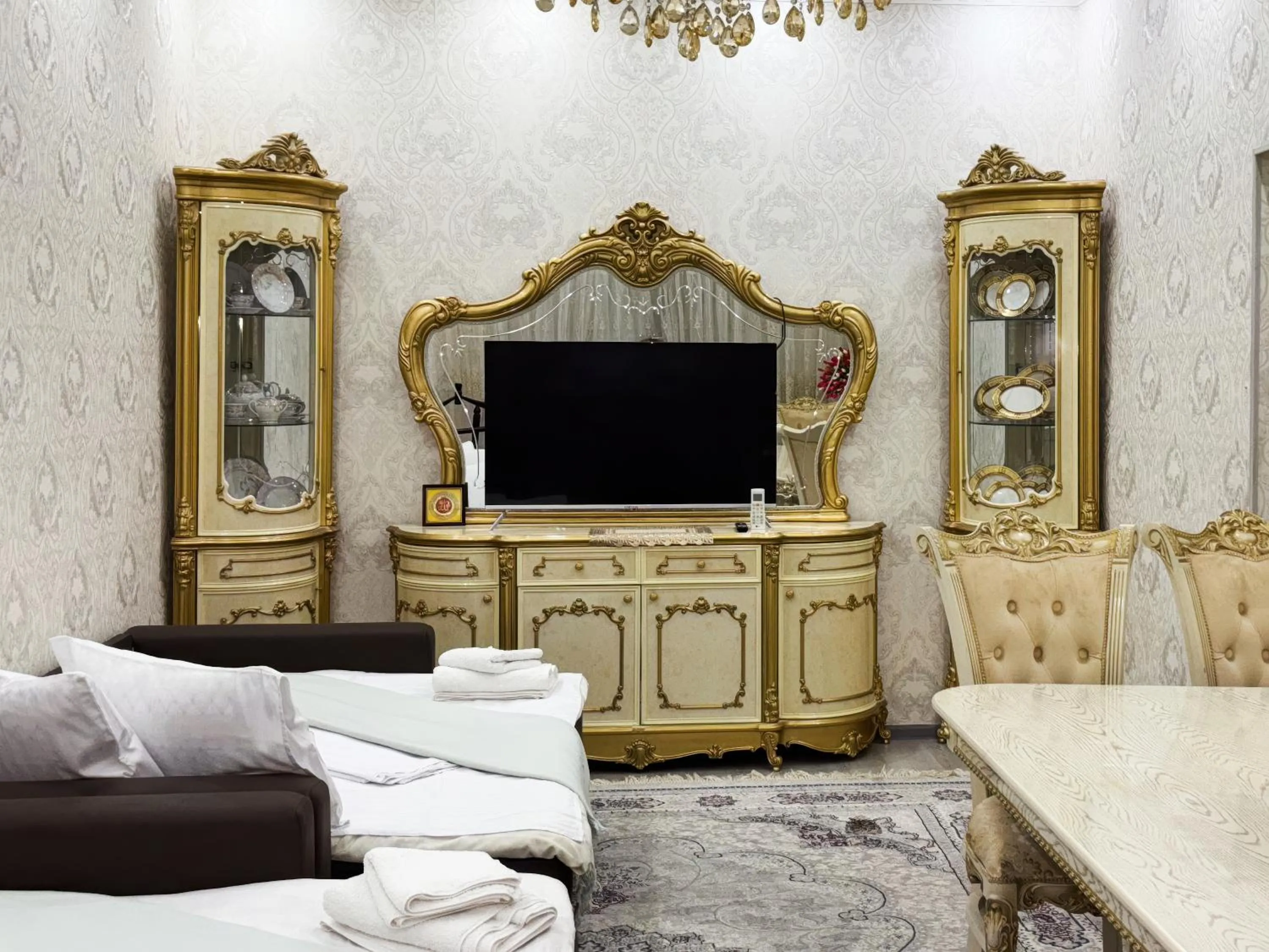 TV and multimedia, Bed in Fayzli GuestHouse