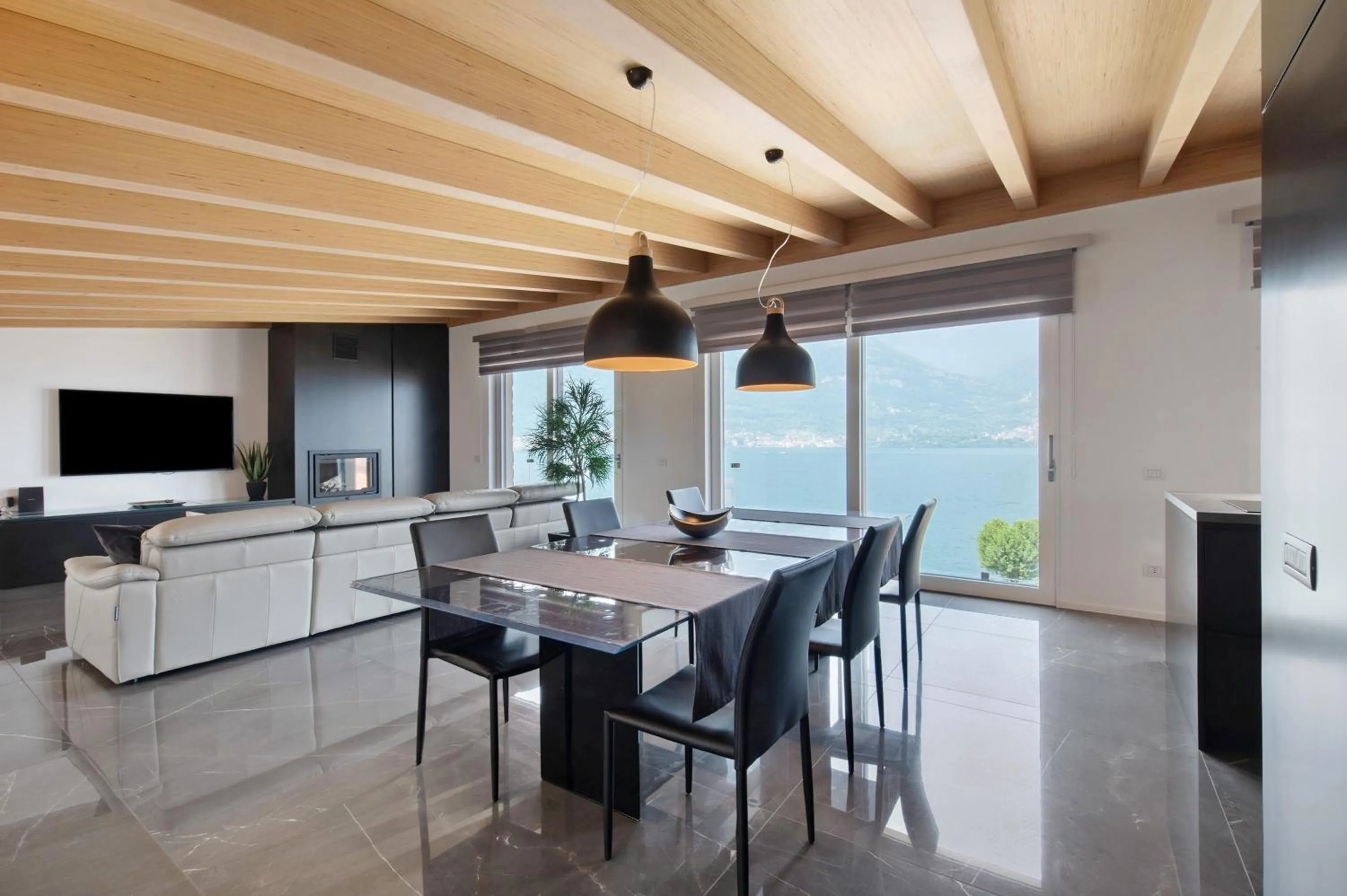 Property building in Luxury Lakefront Penthouse