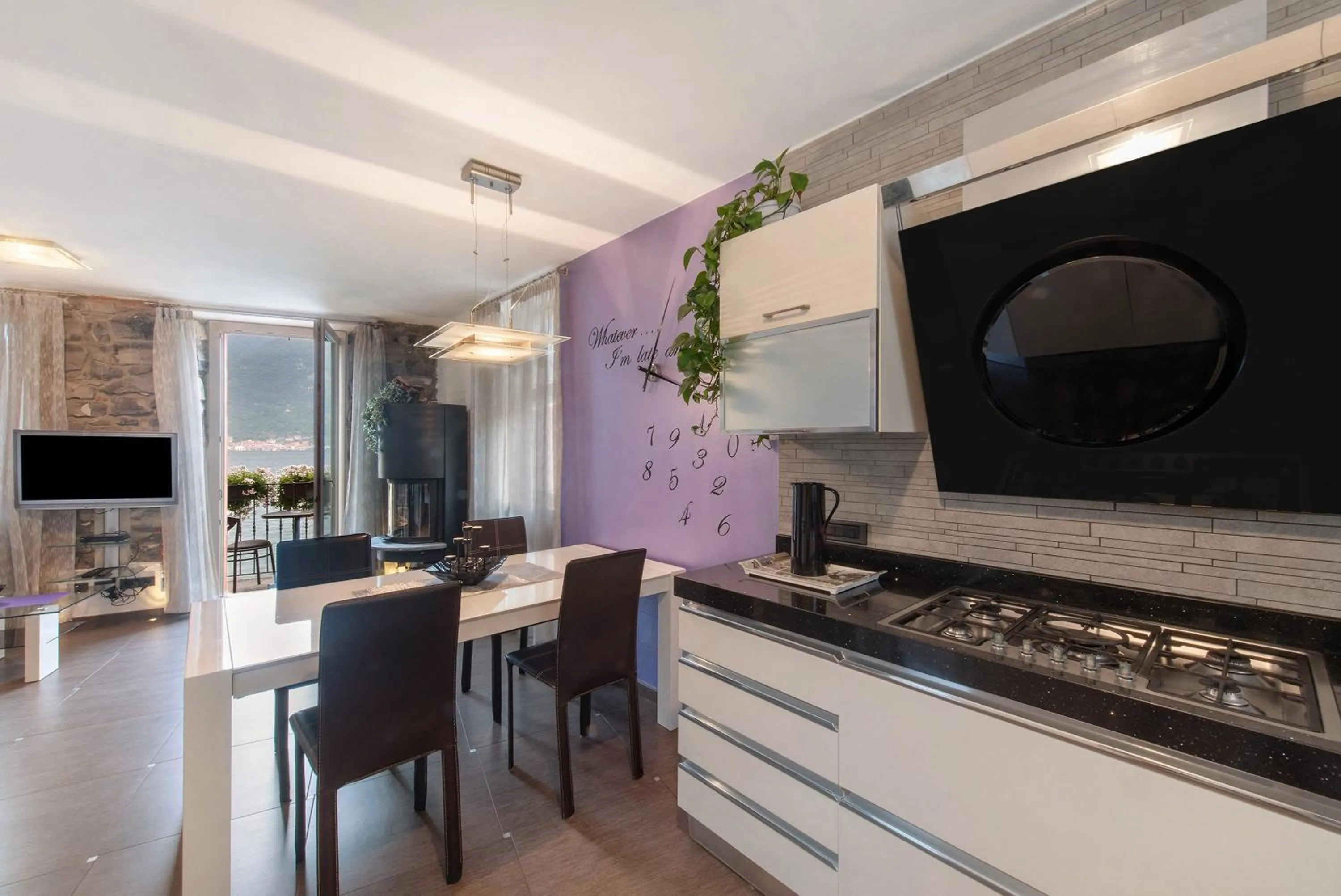 Luxury Lakefront Maisonette