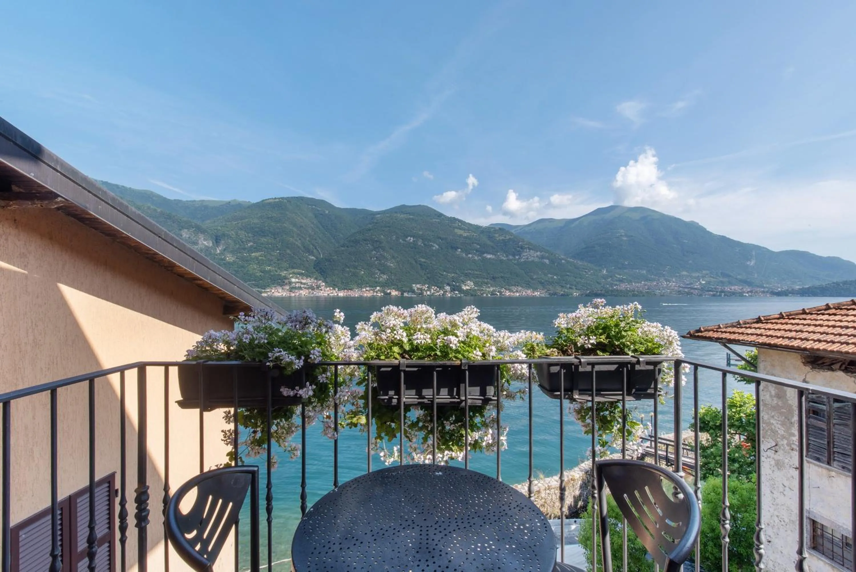 Luxury Lakefront Maisonette