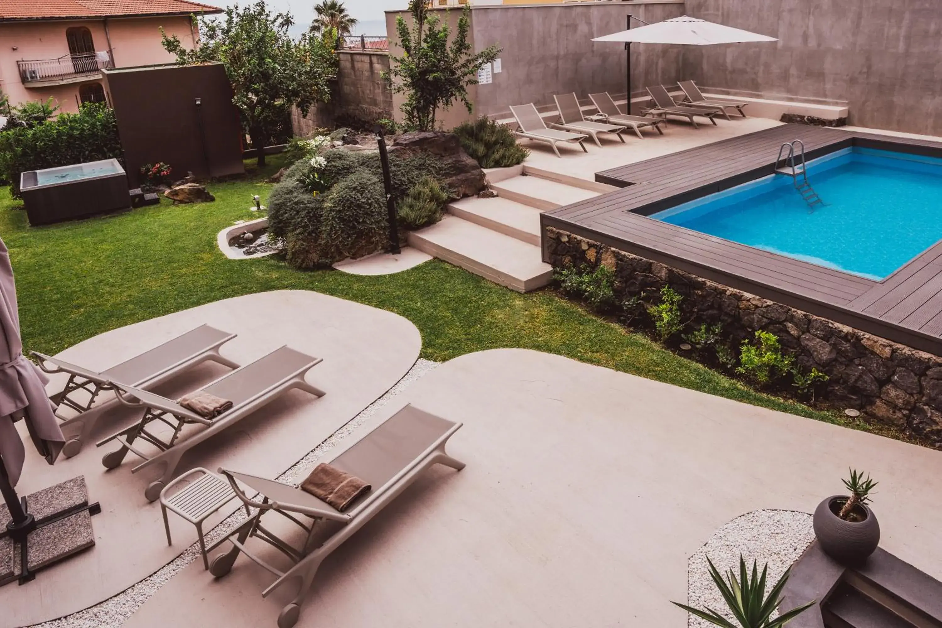 Swimming pool in Ollen apartments Swimming pool in Ollen apartments