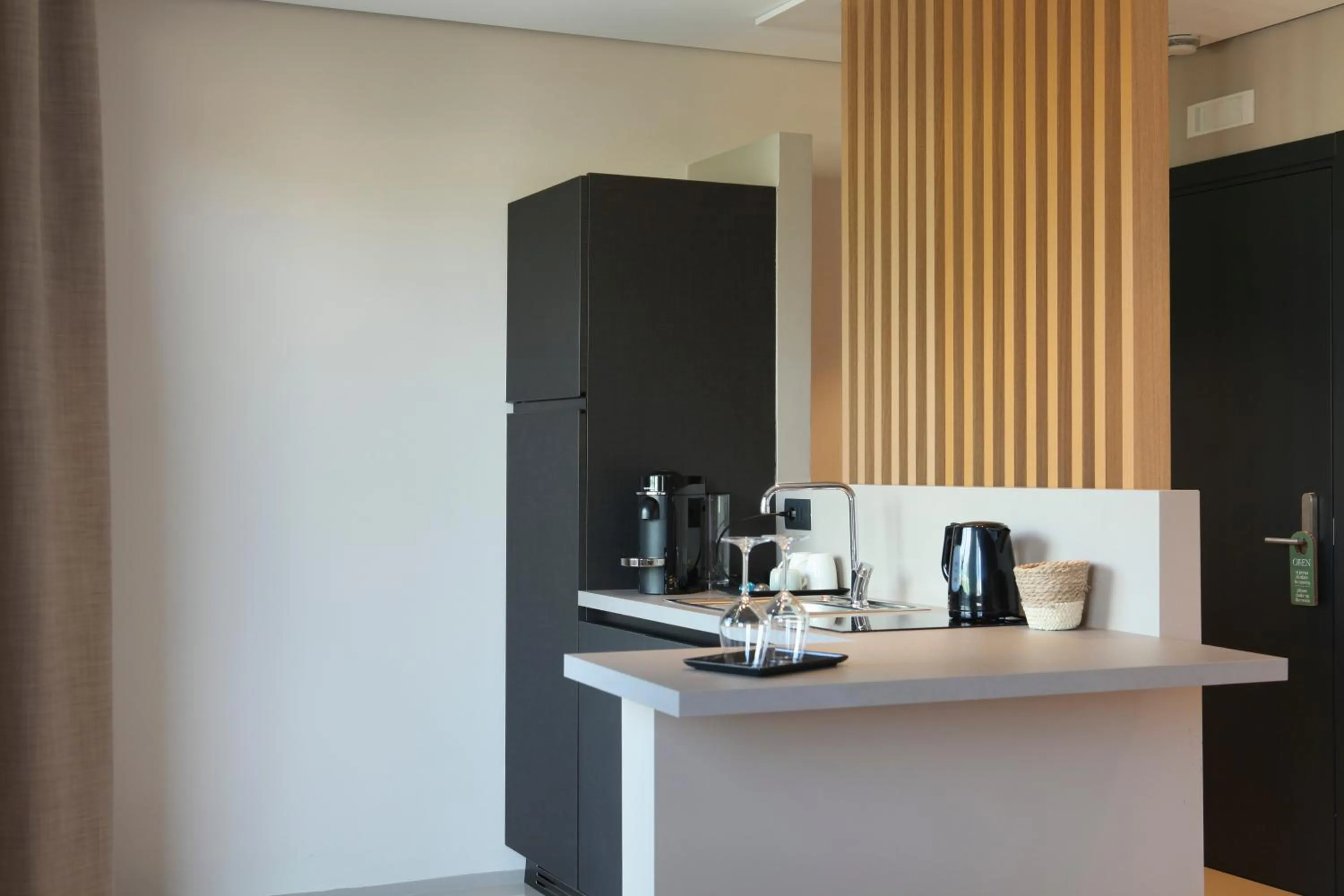 hair dresser in Ollen apartments