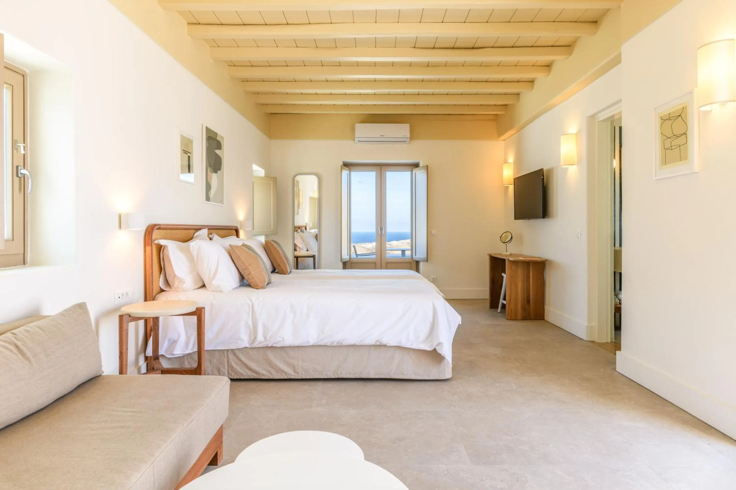 Bed in Camarades Mykonos