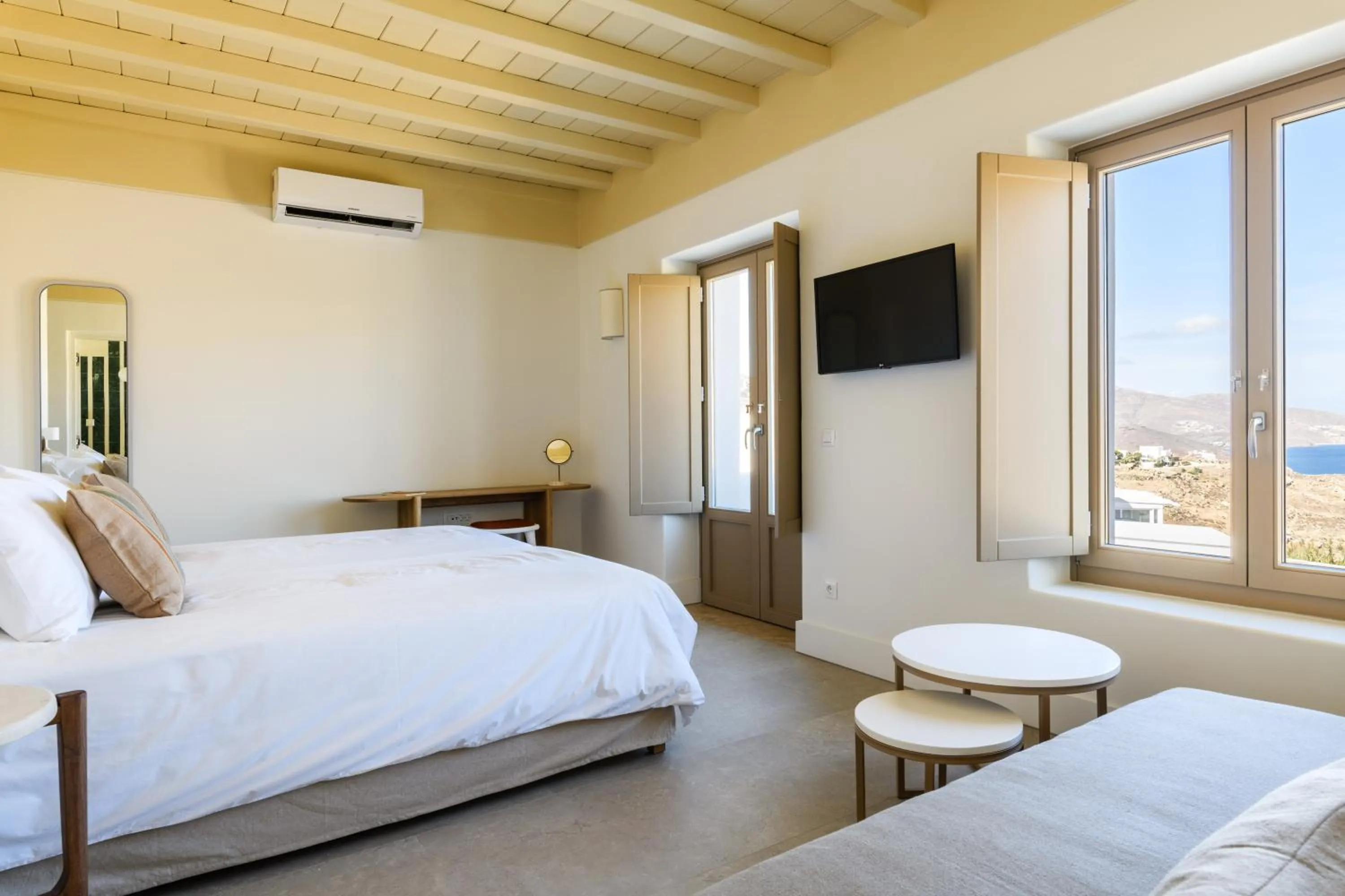 Bed in Camarades Mykonos