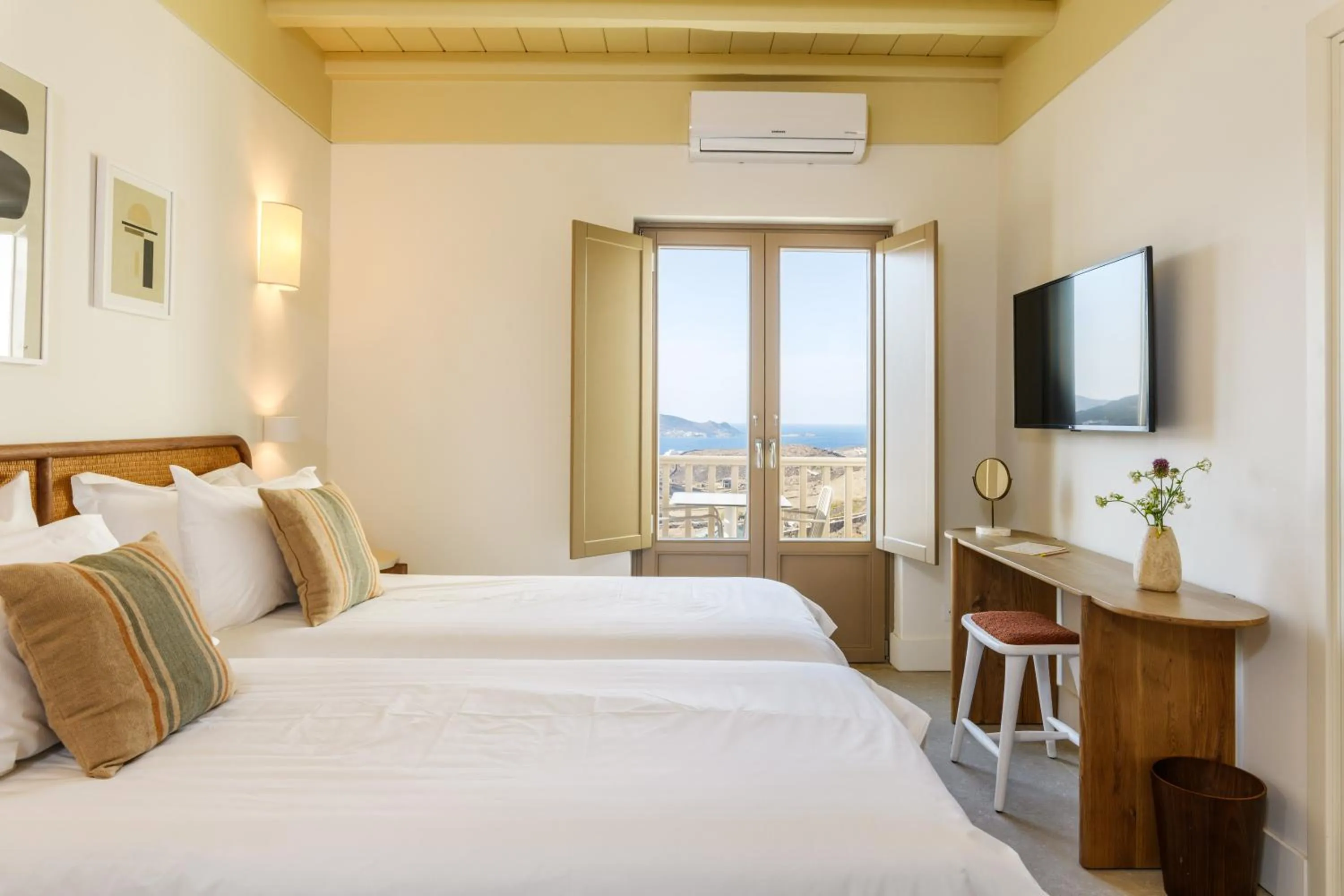 Bed in Camarades Mykonos