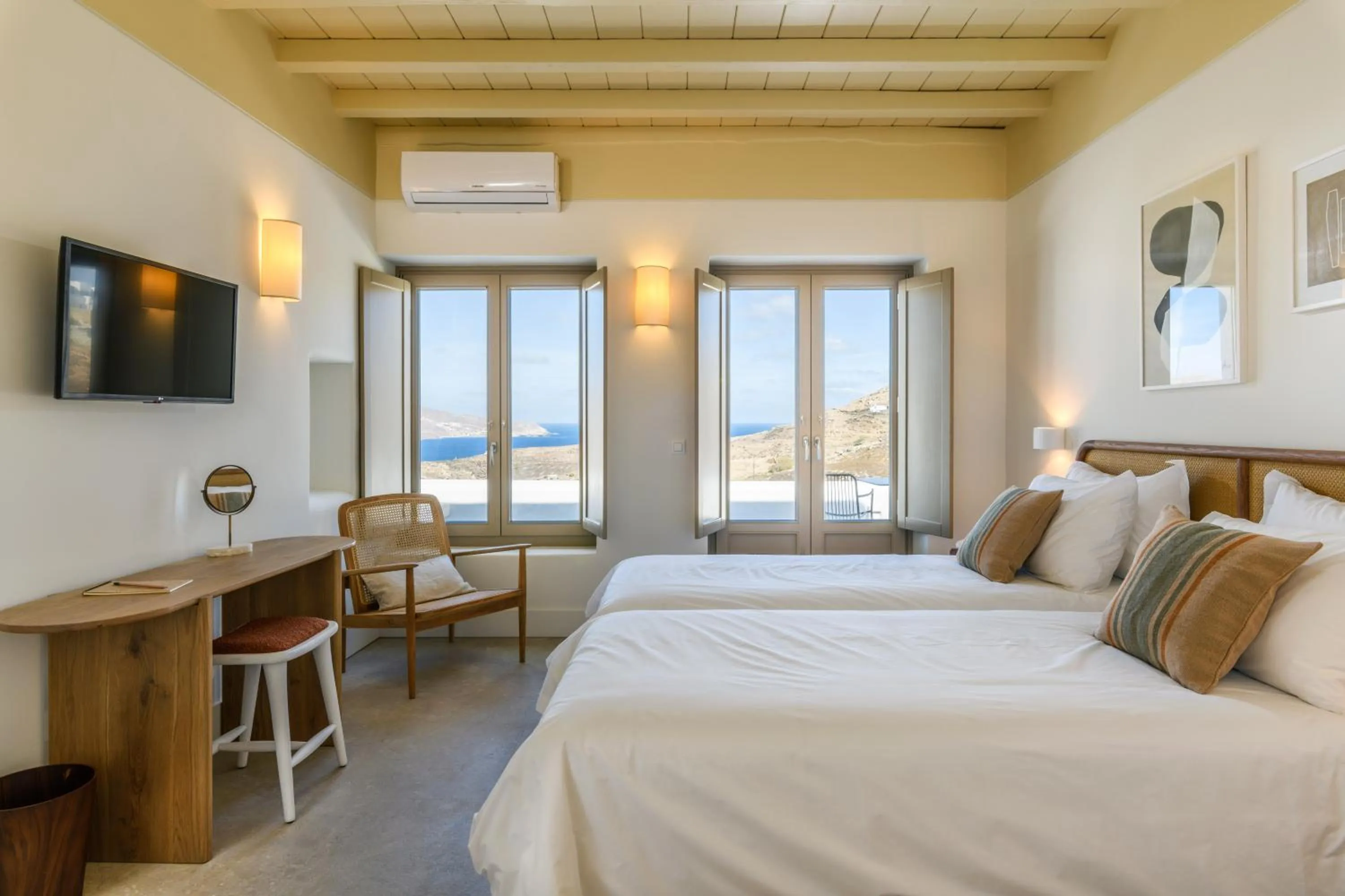 Bed in Camarades Mykonos